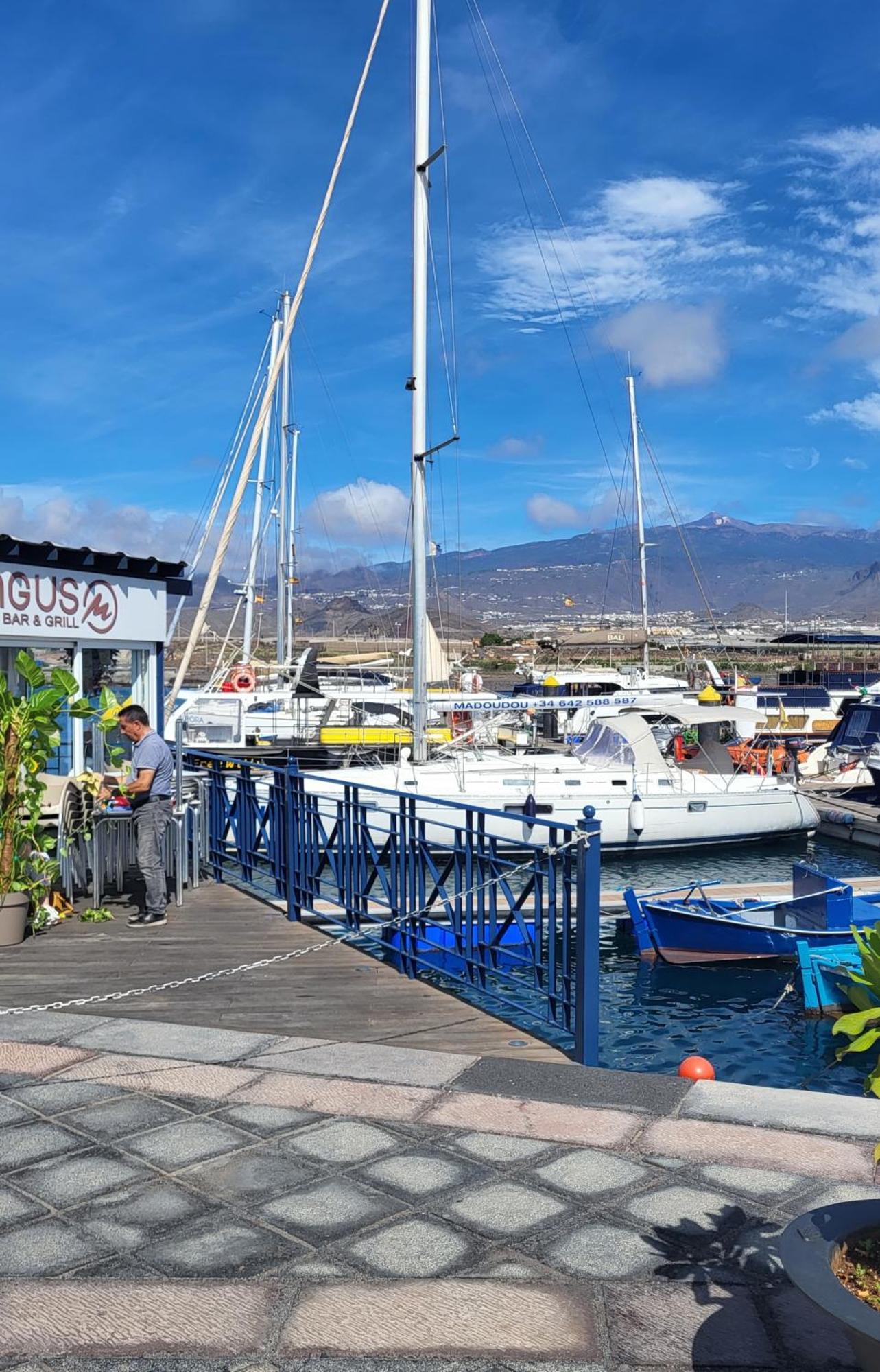Yacht Oceanis Clipper Hotel en barco Las Galletas