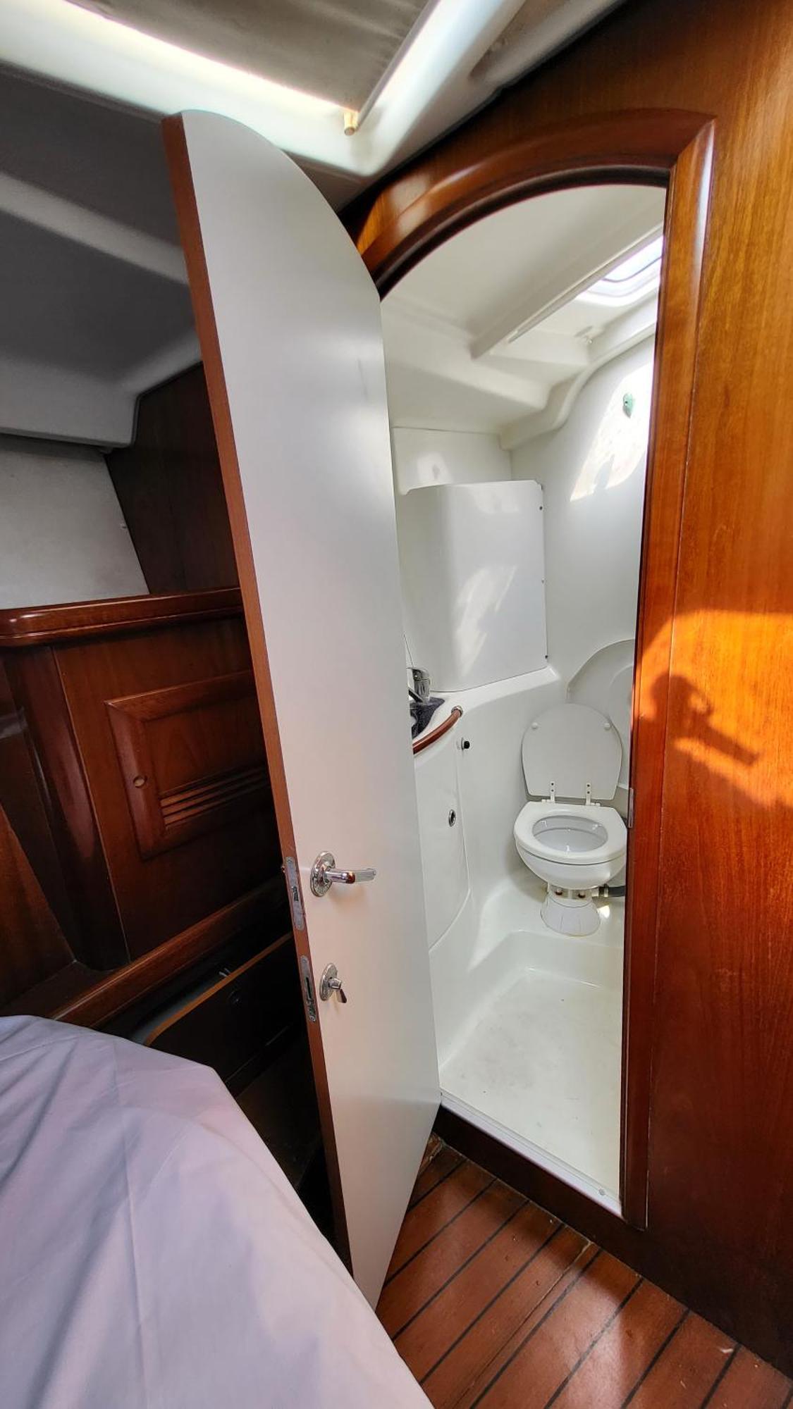 Hotel en barco Yacht Oceanis Clipper *