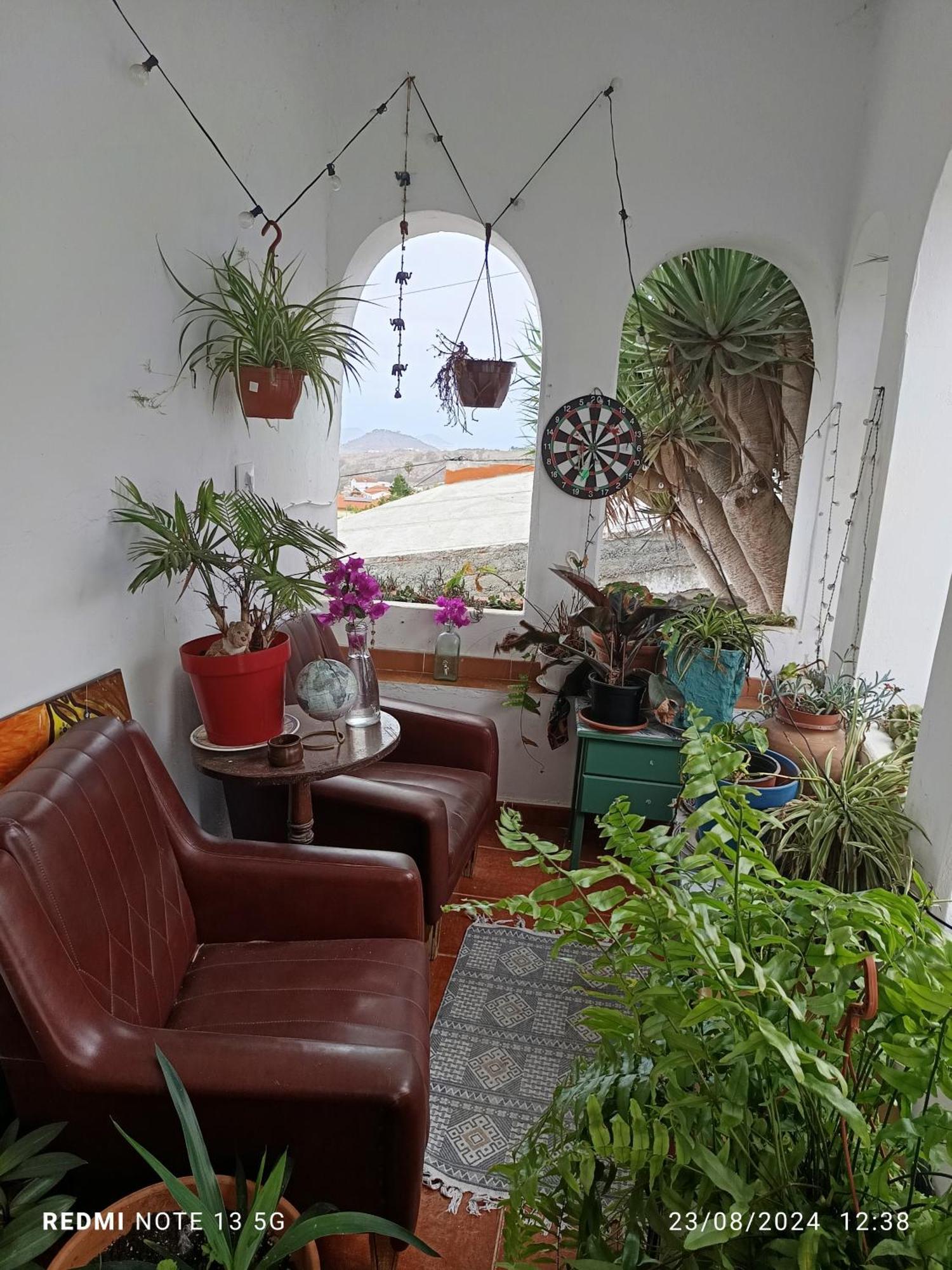 Acoran Family Guests House With Included Morning Yoga Practice Guest house *