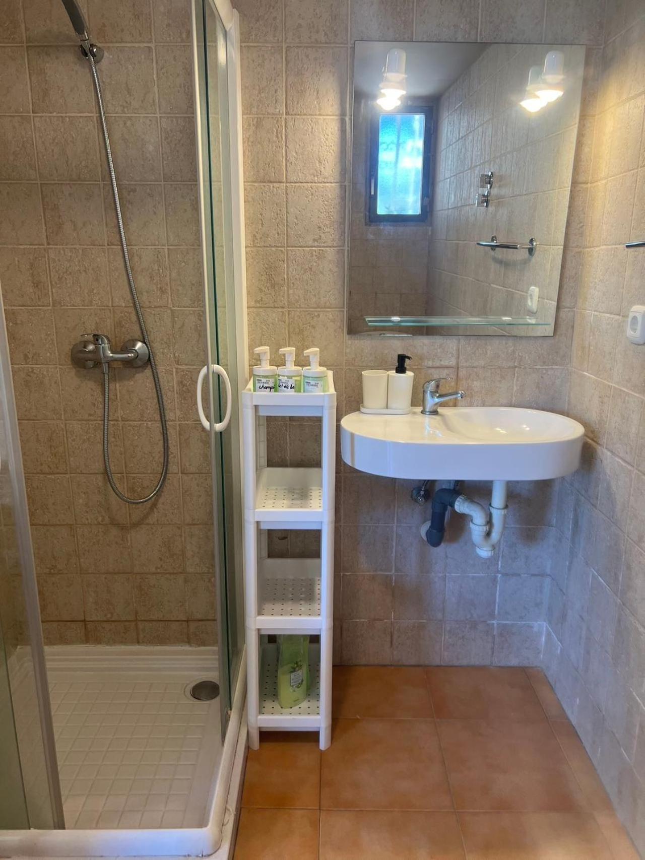 Guest house Marbella别墅独立房带泳池 *