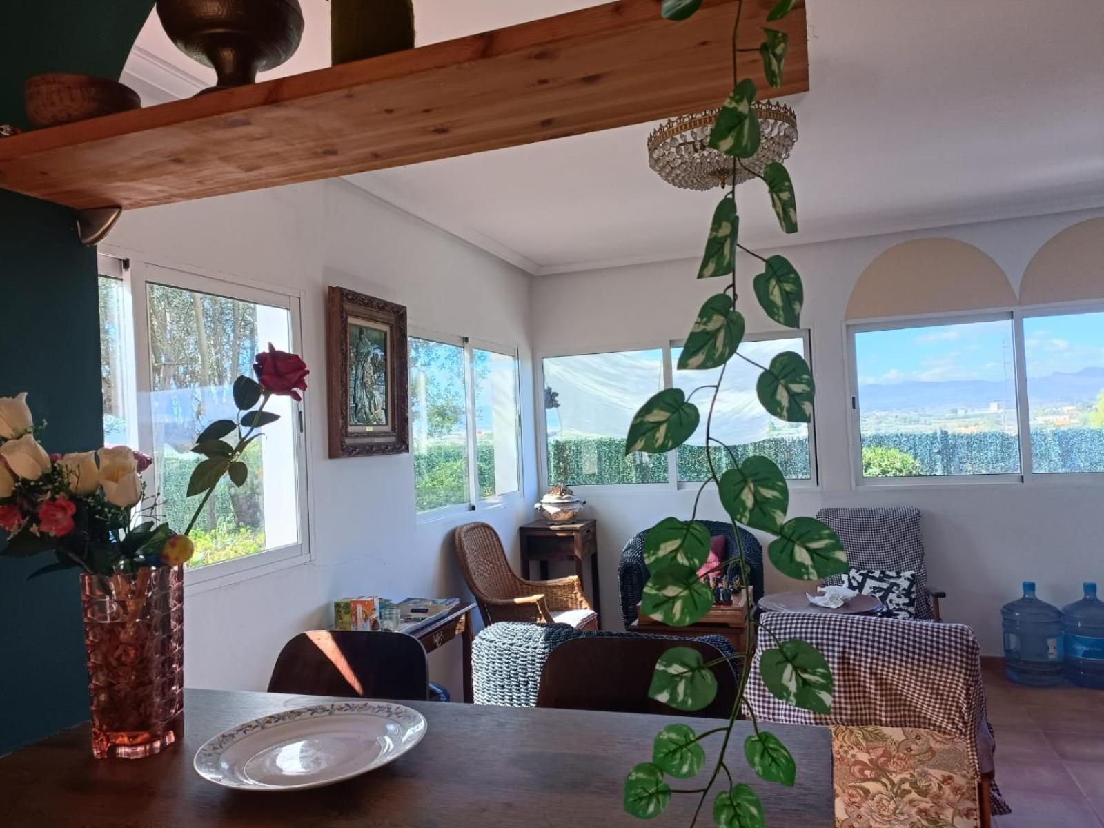 Homestay Bedroom With Private Bathroom And Two-bedroom Family In Quiet Forest 80m2 Large Swimming Pool Music Town The Garden And Swimmingpool And Garden Are Shared Lliria