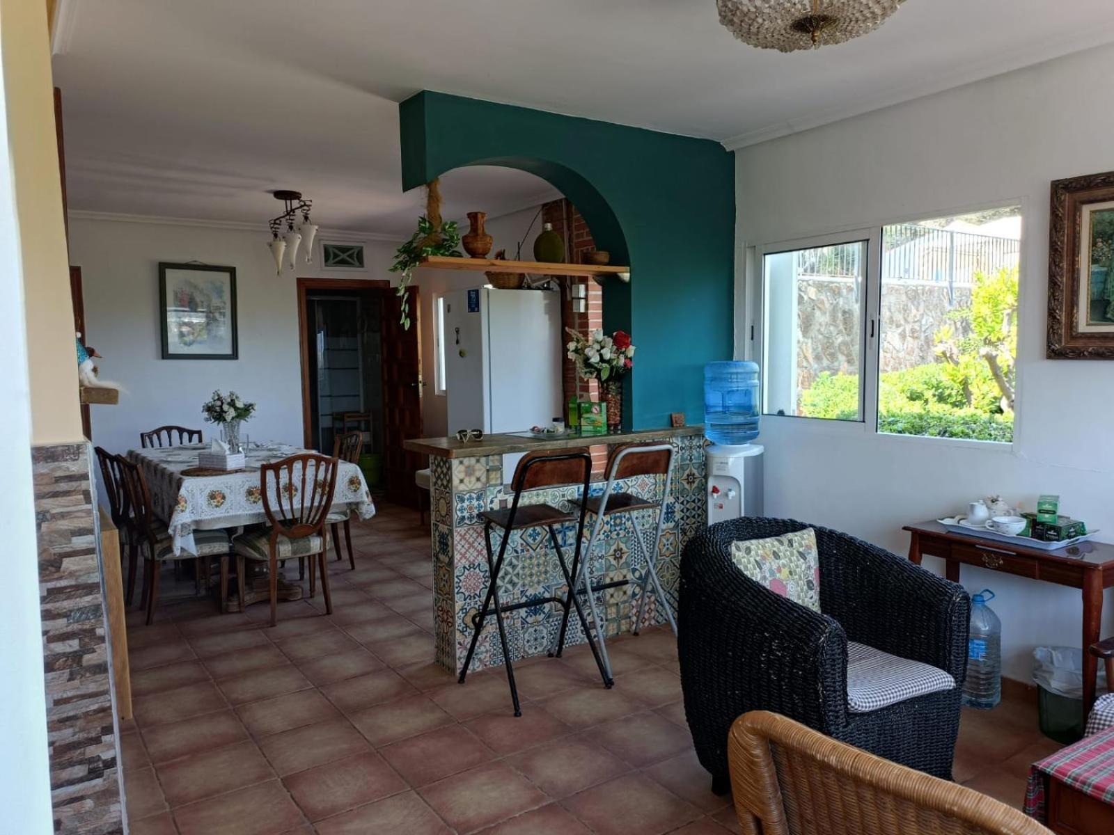 Bedroom With Private Bathroom And Two-bedroom Family In Quiet Forest 80m2 Large Swimming Pool Music Town The Garden And Swimmingpool And Garden Are Shared Homestay *