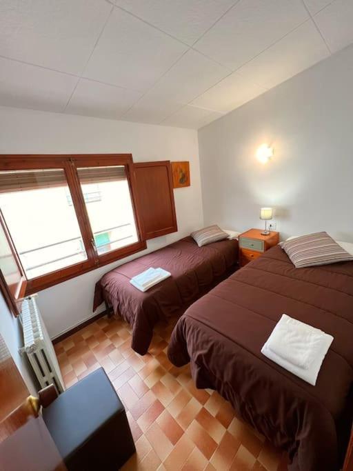 Casa Teto, Ideal Families I Grups