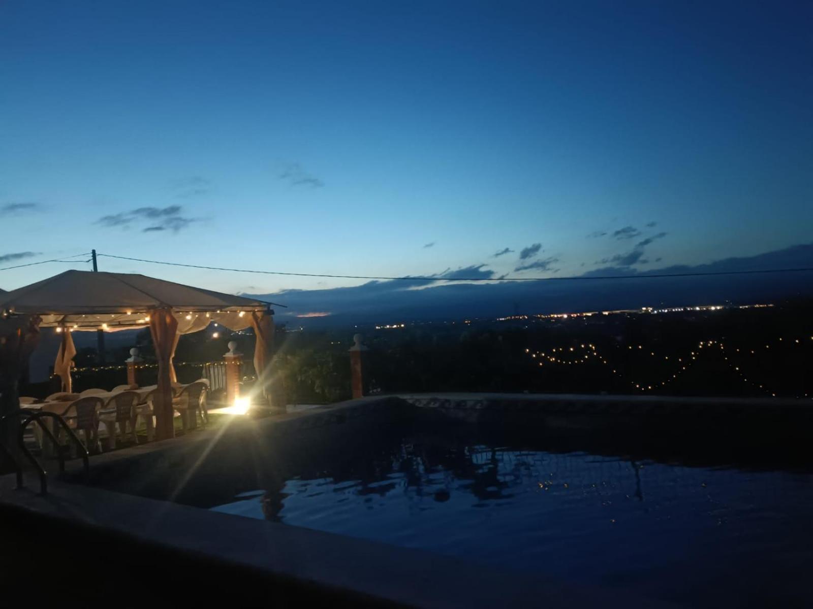 Bedroom With Private Bathroom And Two-bedroom Family In Quiet Forest 80m2 Large Swimming Pool Music Town The Garden And Swimmingpool And Garden Are Shared *
