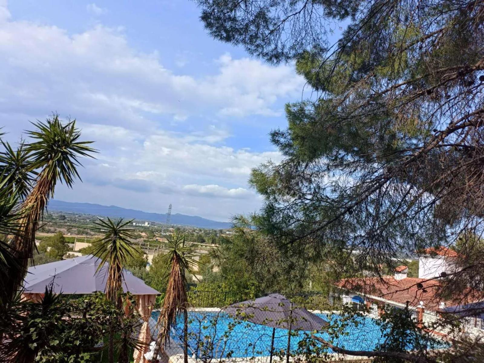 Bedroom With Private Bathroom And Two-bedroom Family In Quiet Forest 80m2 Large Swimming Pool Music Town The Garden And Swimmingpool And Garden Are Shared