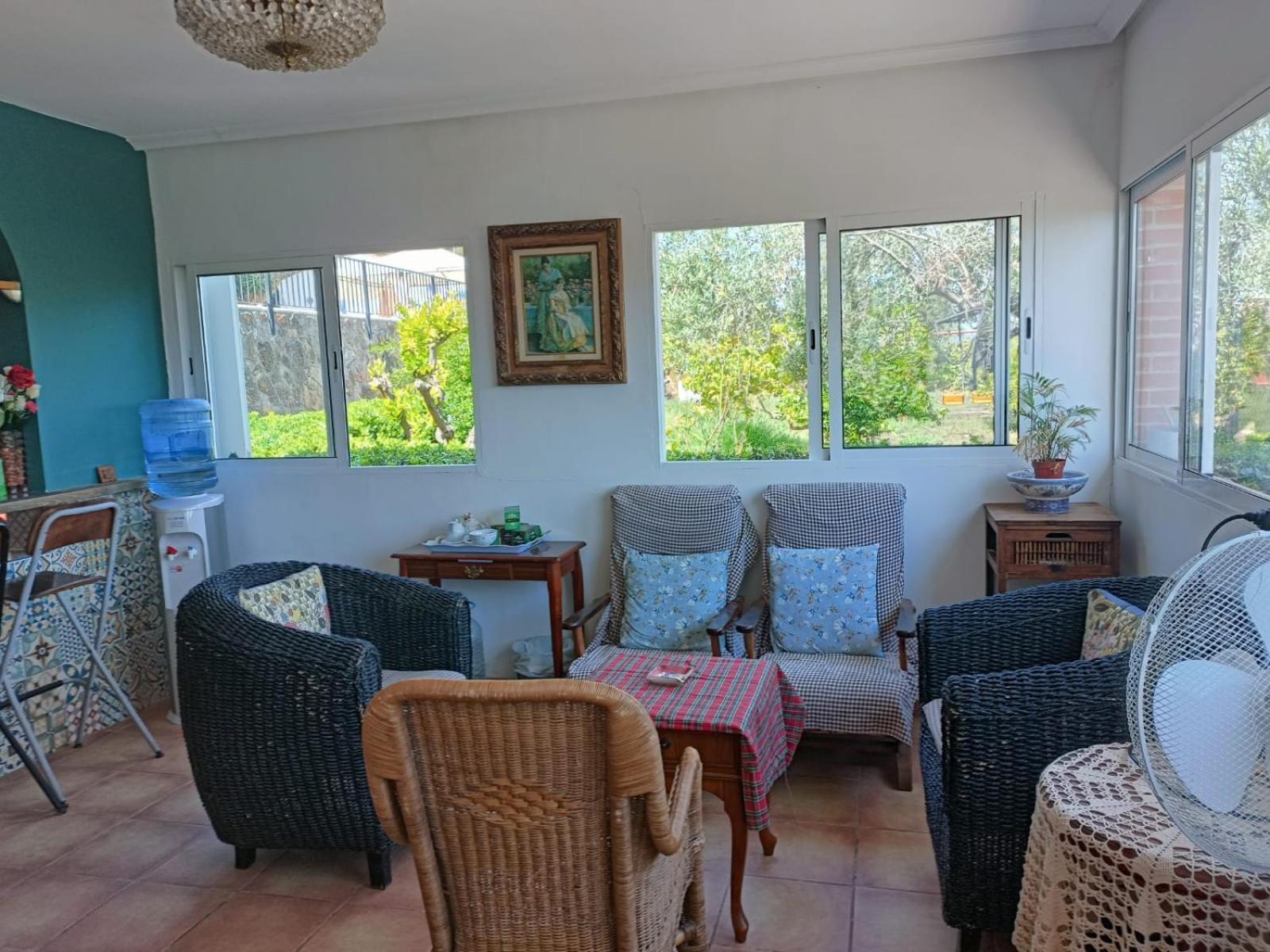 Bedroom With Private Bathroom And Two-bedroom Family In Quiet Forest 80m2 Large Swimming Pool Music Town The Garden And Swimmingpool And Garden Are Shared Homestay *