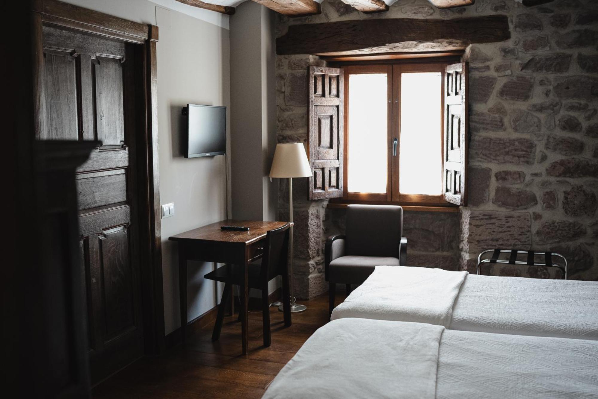Hotel Rural Latorrién De Ane 3*