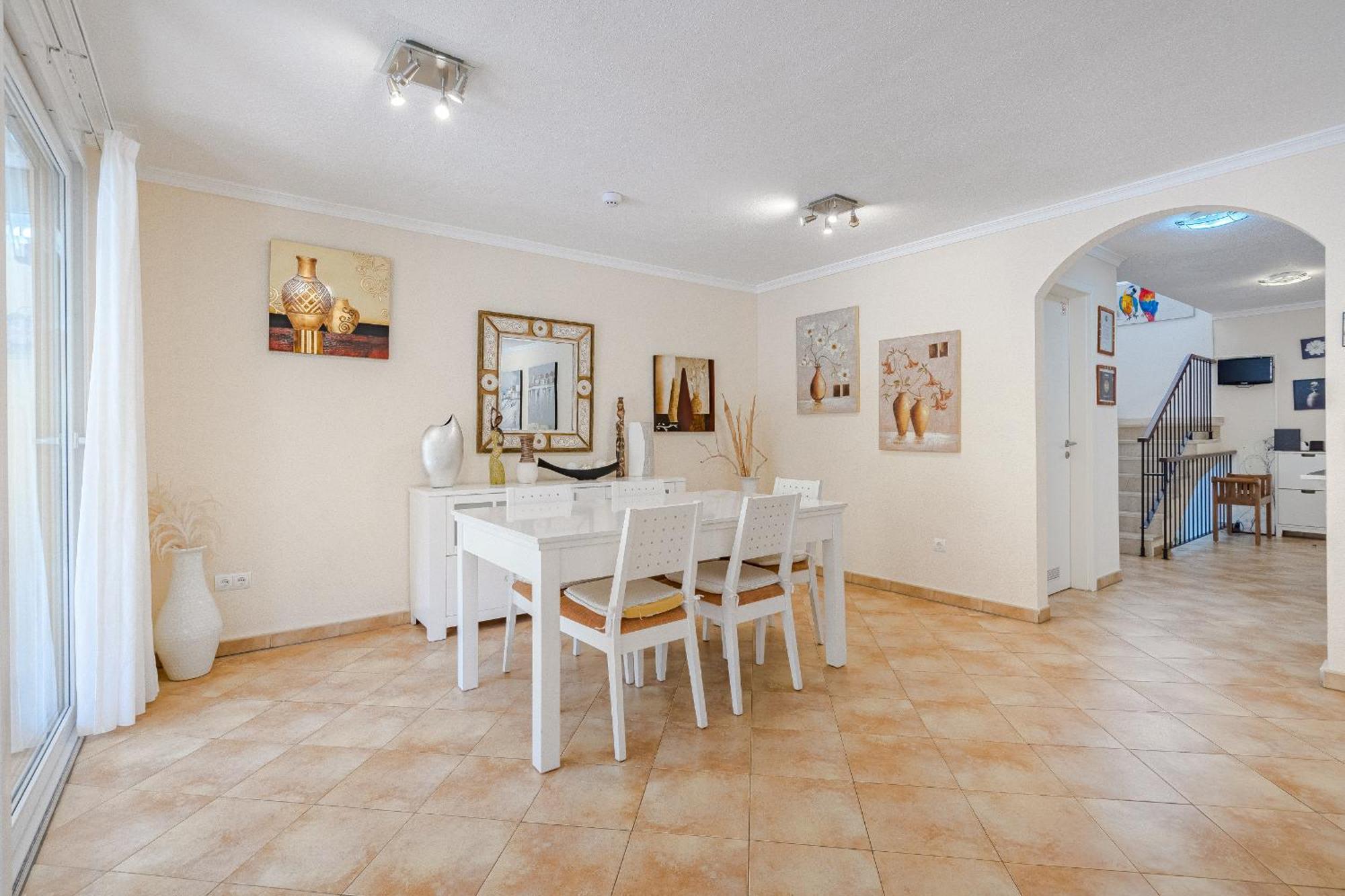 With Private Pool And Beautiful Garden Сasa de vacaciones