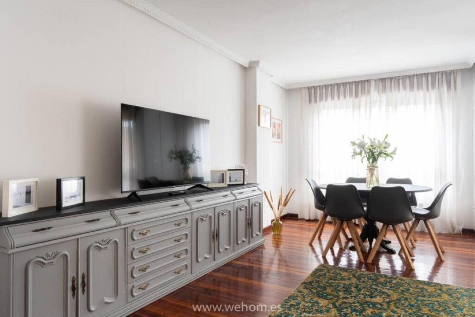 Apartamento Con Parking Privado Apartment *