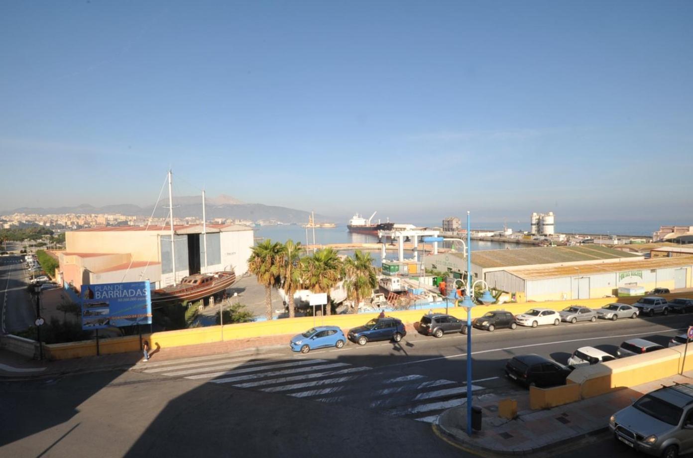 Marina Vista Puerto Apartment *
