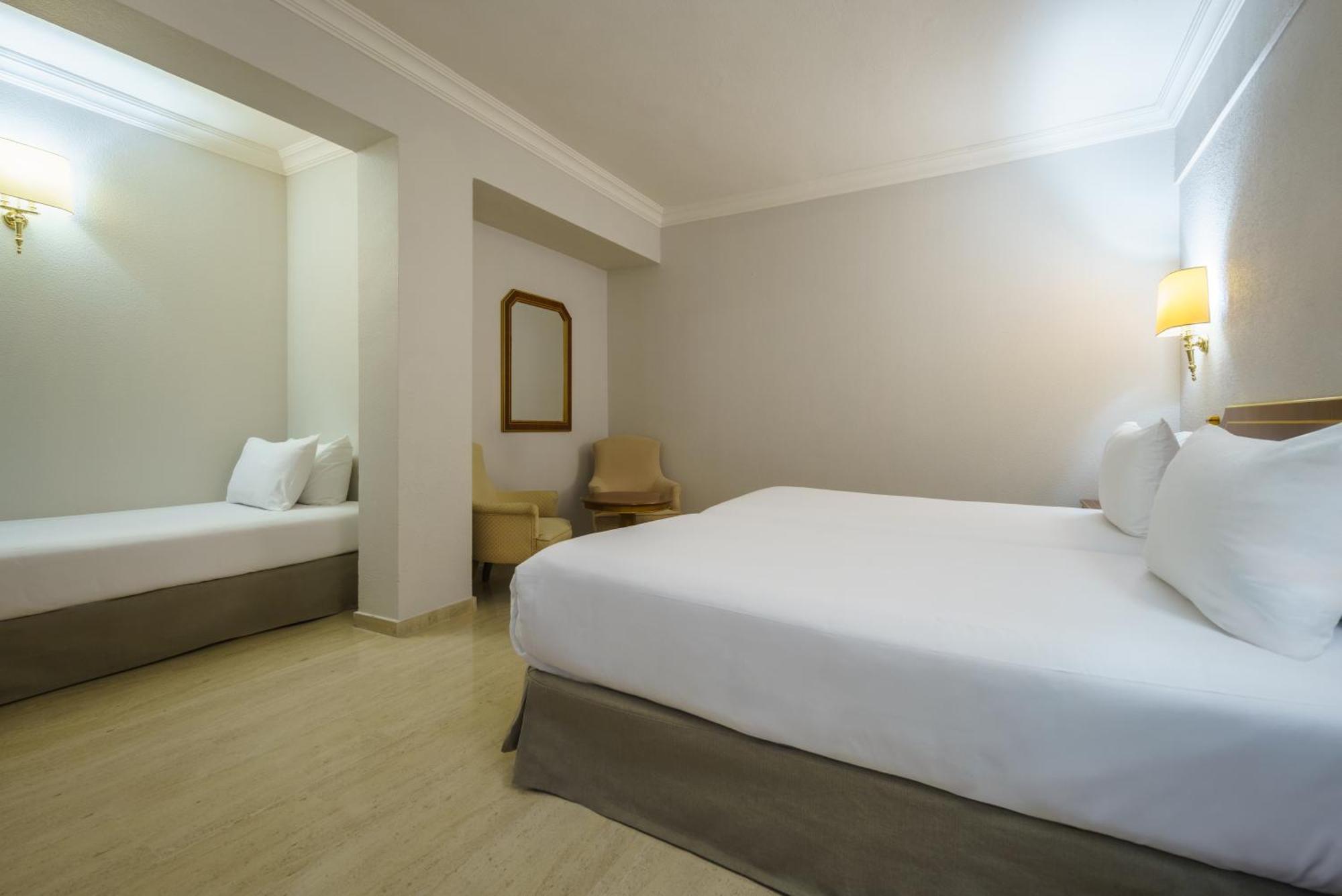 Ayre Hotel