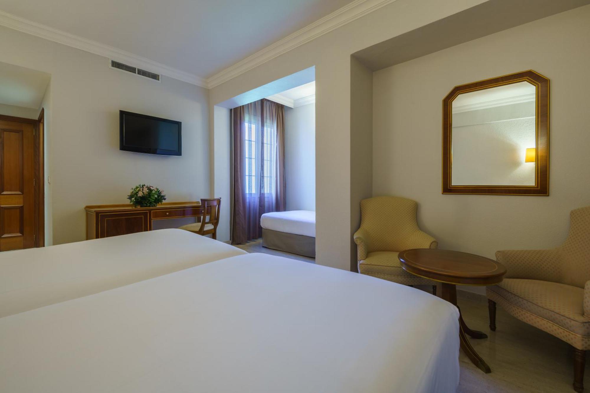 Hotel Ayre 4*