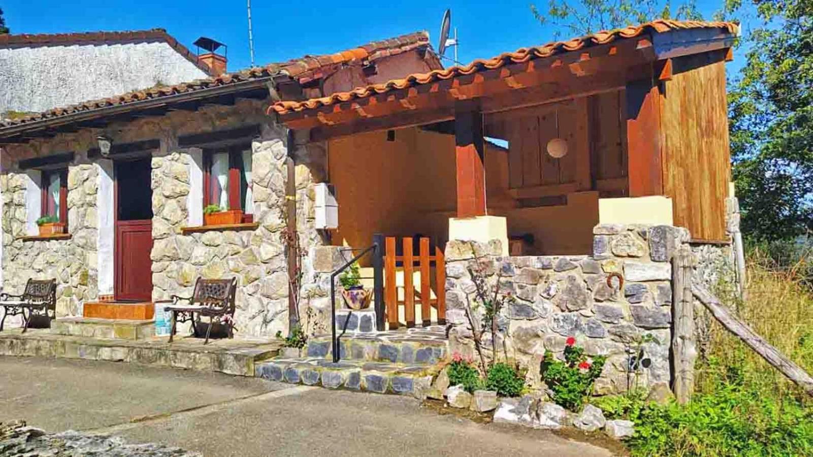 La Casa De La Vieja Holiday home *