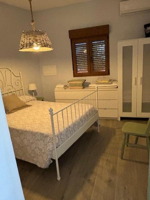 Mandres. Casa Con Jardin Y Piscina. Proximo A Puy Du Fou. Totanés