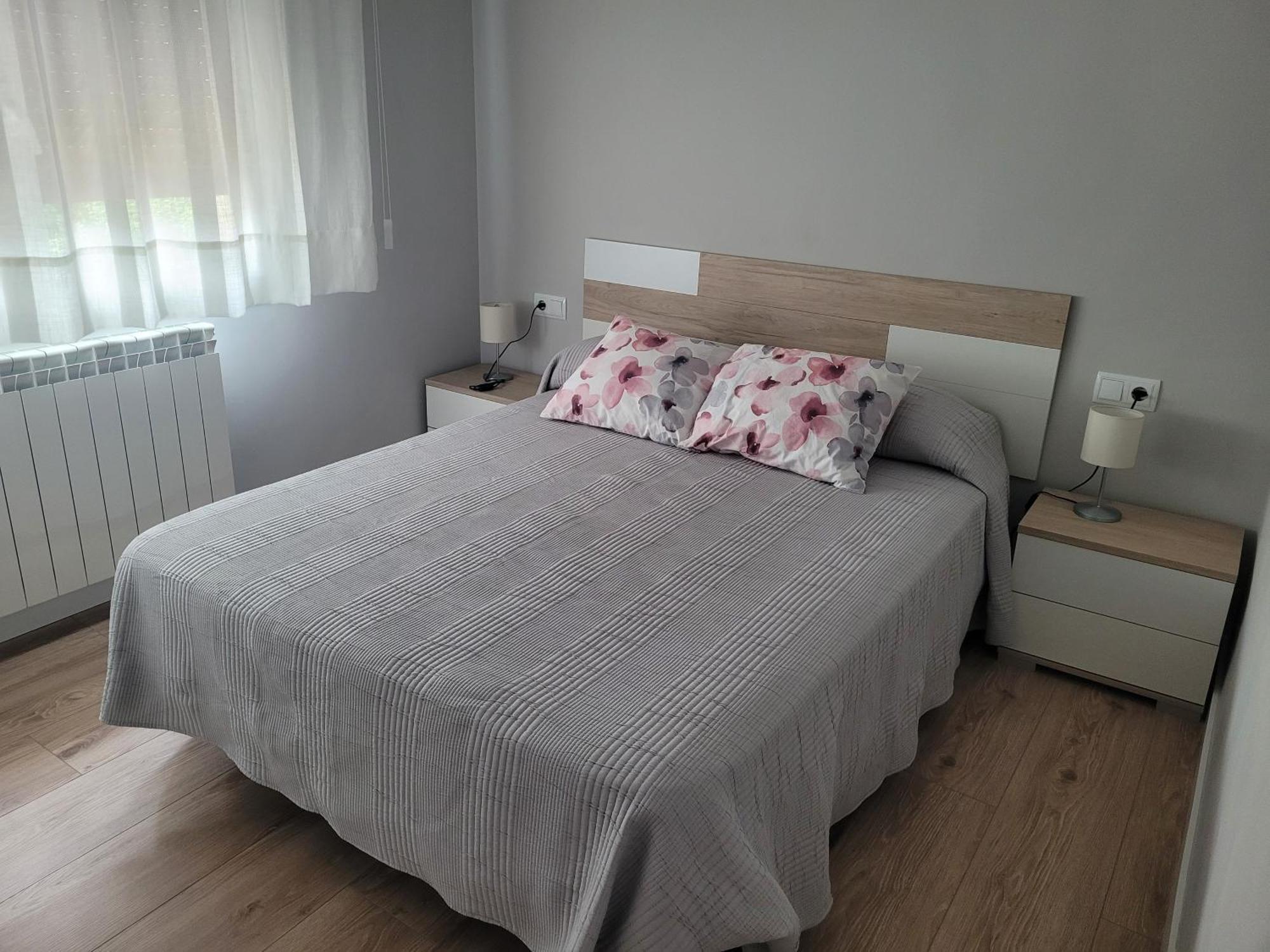 Сasa de vacaciones Casa Julio, Bonita Casa Comoda Y Espaciosa, Totalmente Reformada Con Terraza Y Jardin Privado *
