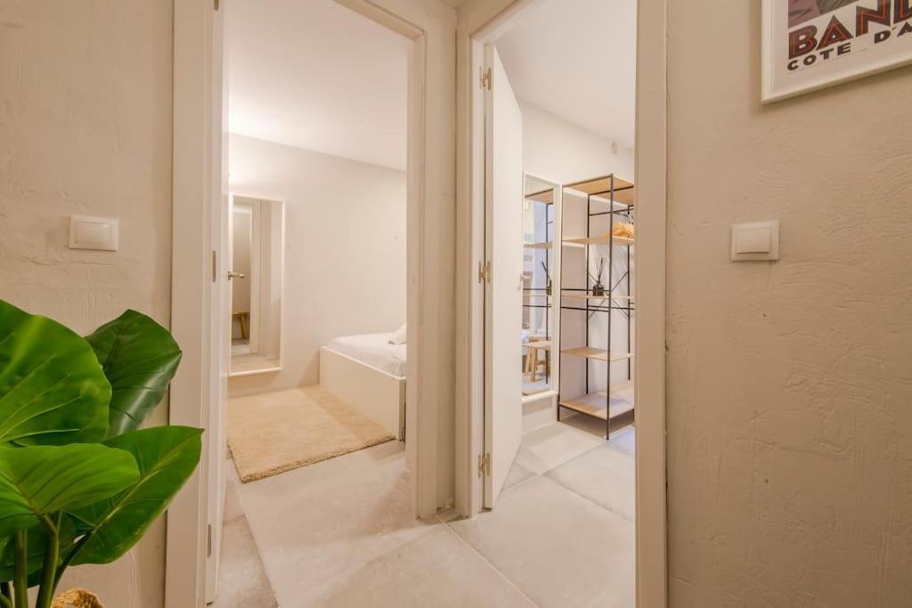 Apartment Cool Deluxe Interior Design A 2 Min De Gran Via Madrid