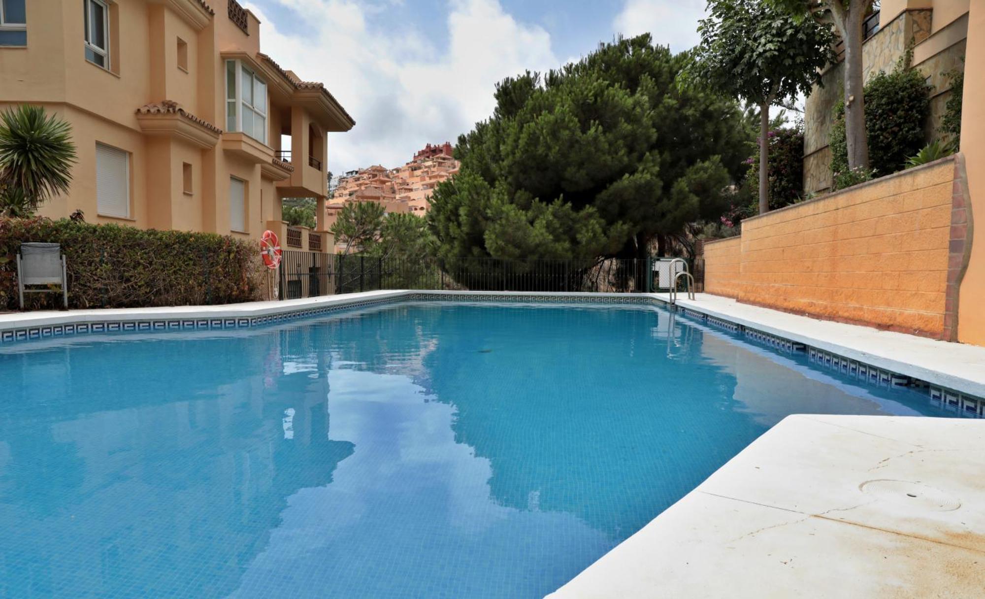 3 Bedroom, Floor With Fantastic Terrace And Pools * Sitio de Calahonda