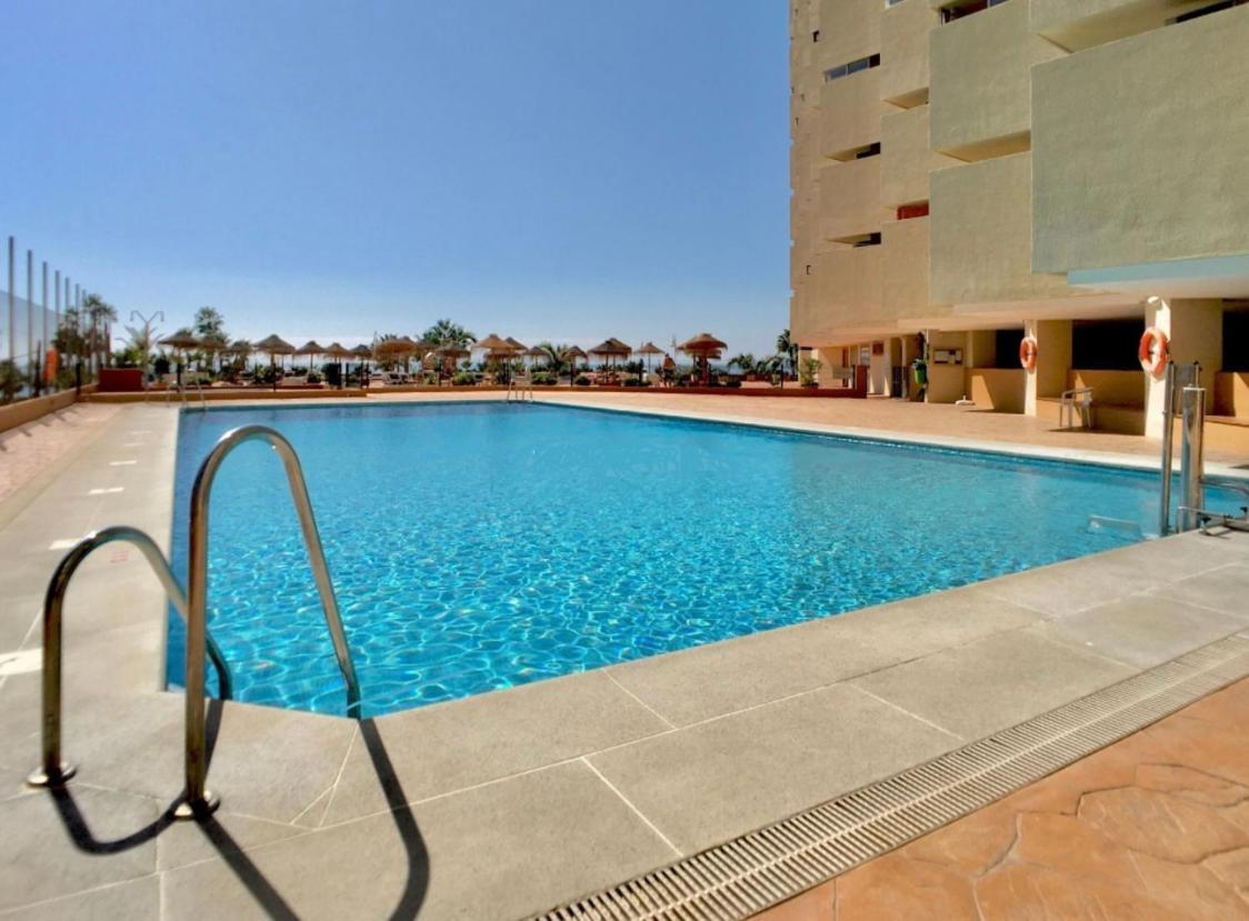 Vista Marina Con Piscina Todo El Ano