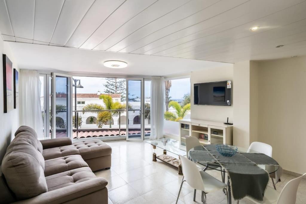 Apartment En Primera Linea En Cristianos *