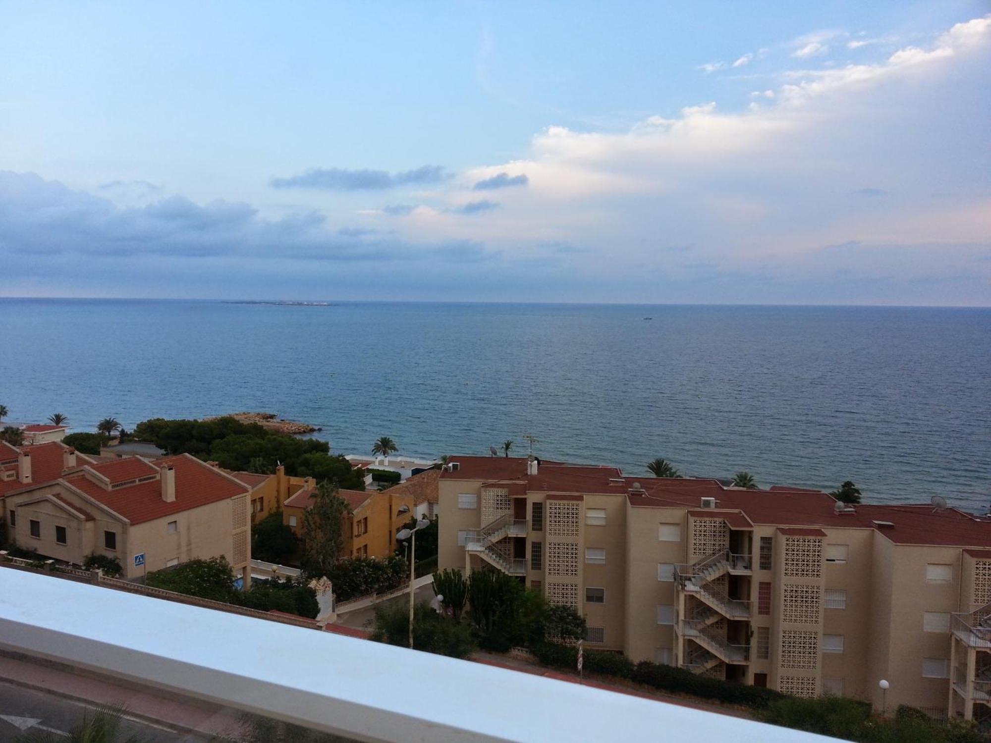 Mirando Al Mar