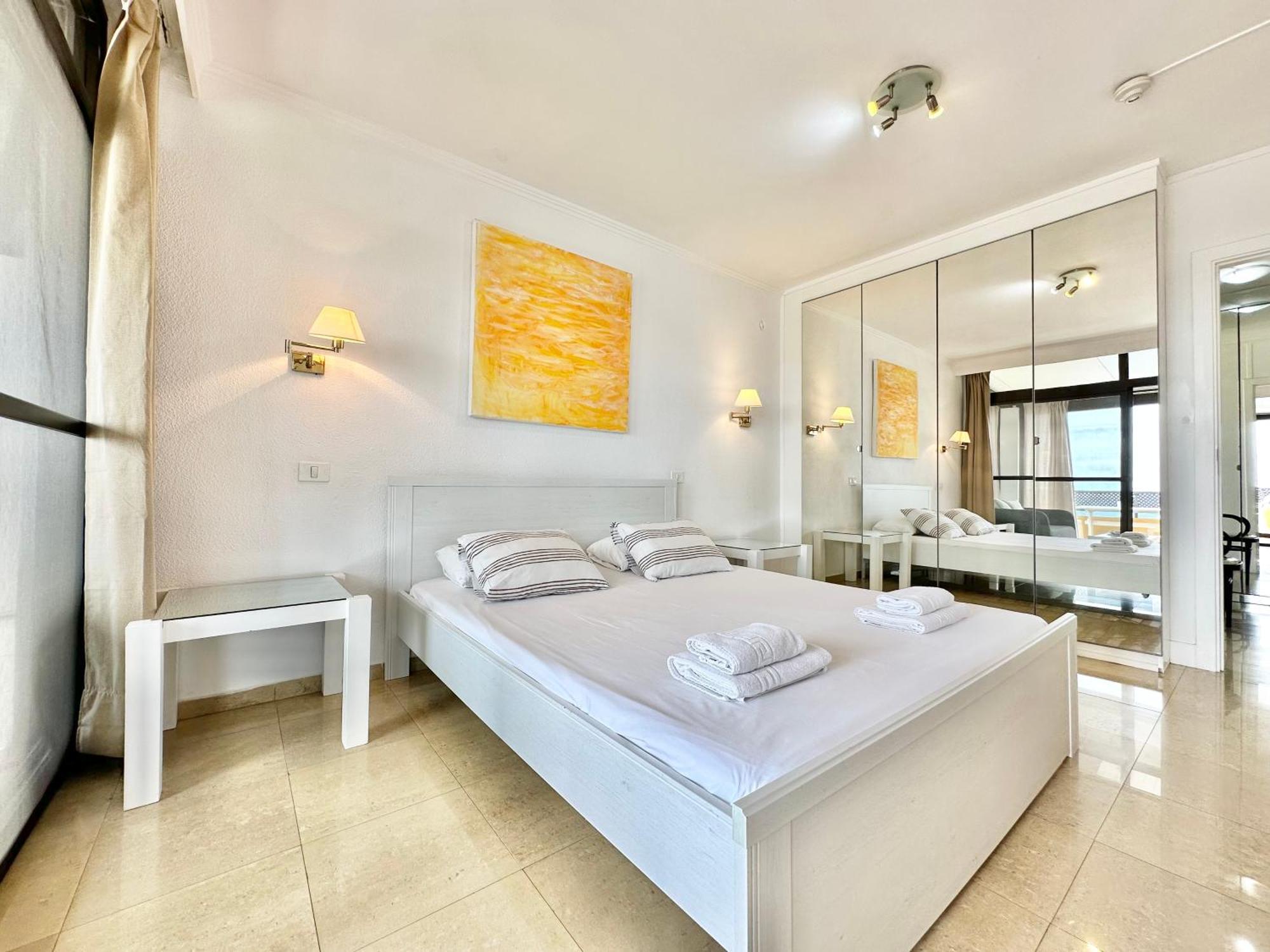 First Line Attic - Adults Only - Apartamento