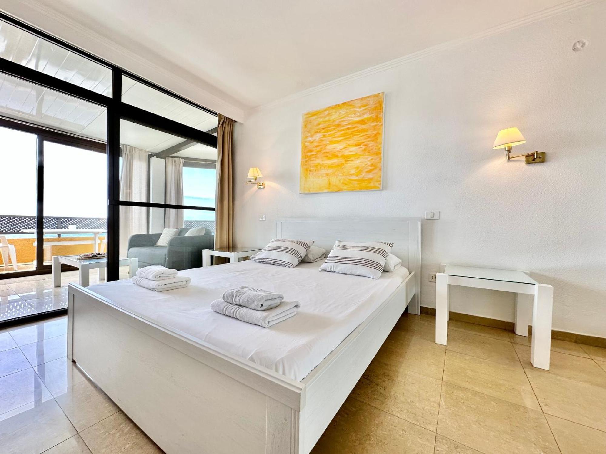 First Line Attic - Adults Only - Apartamento