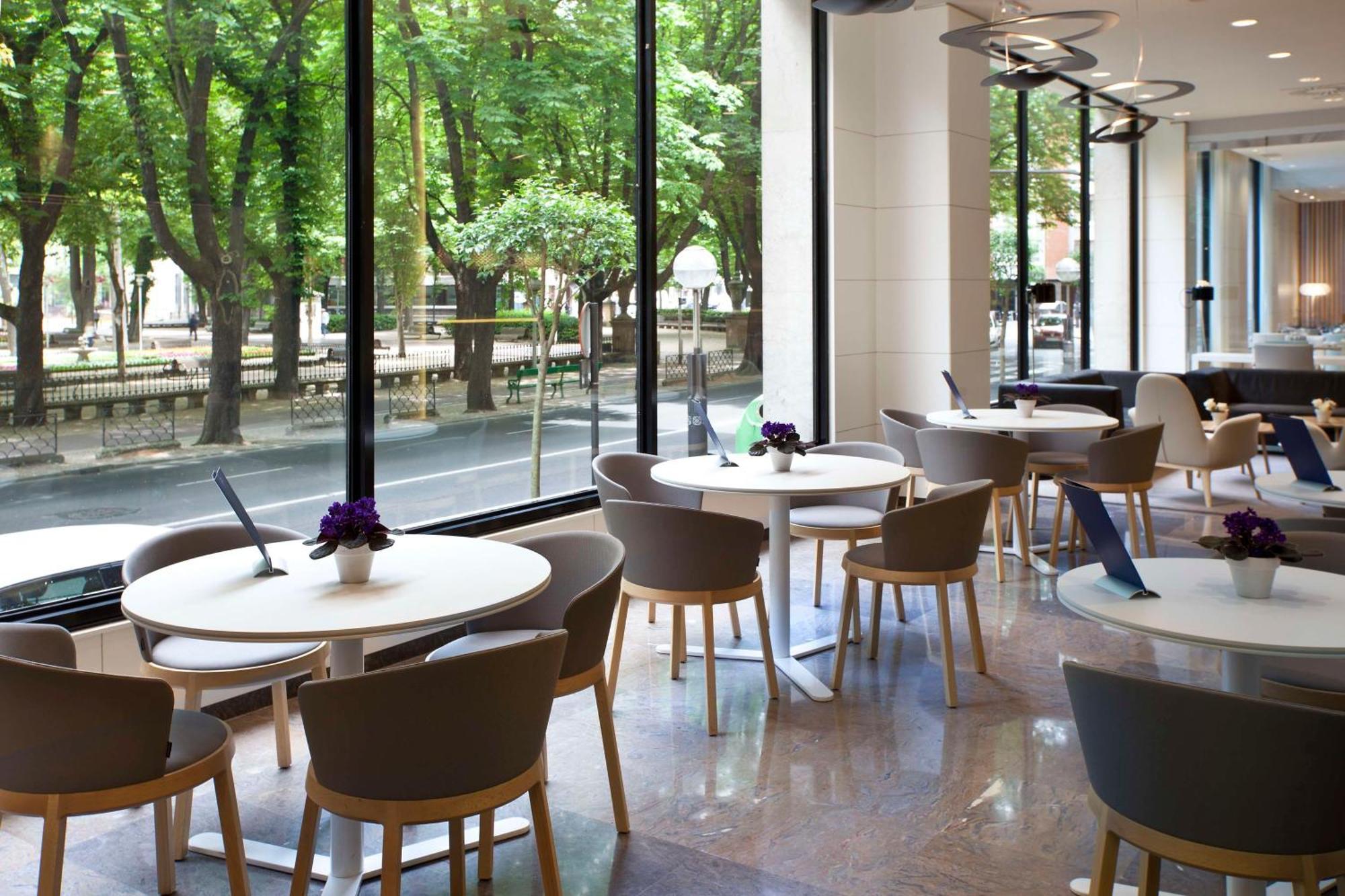 Hotel Nh Canciller Ayala 4*
