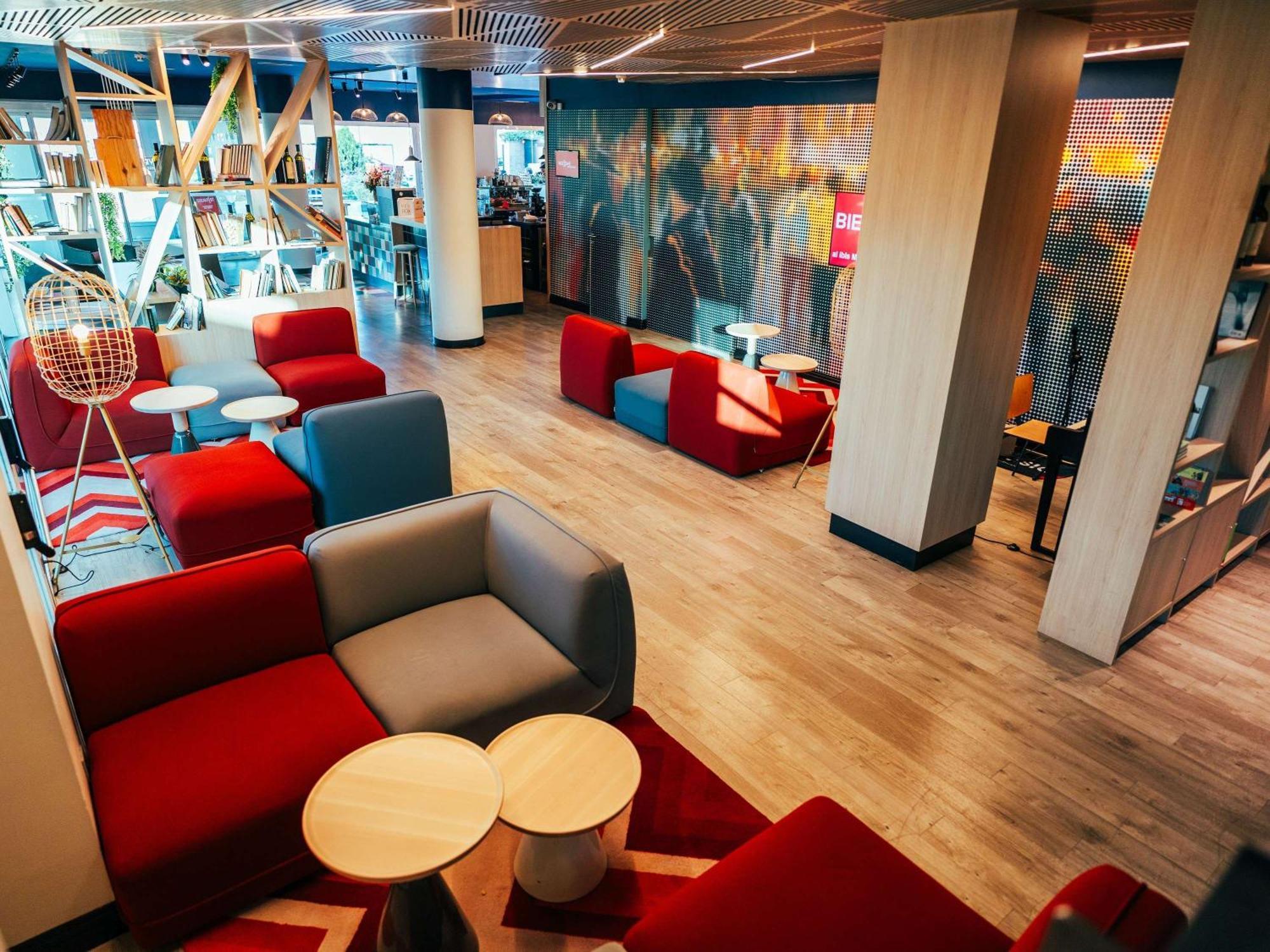 Ibis La Garena Hotel 3*