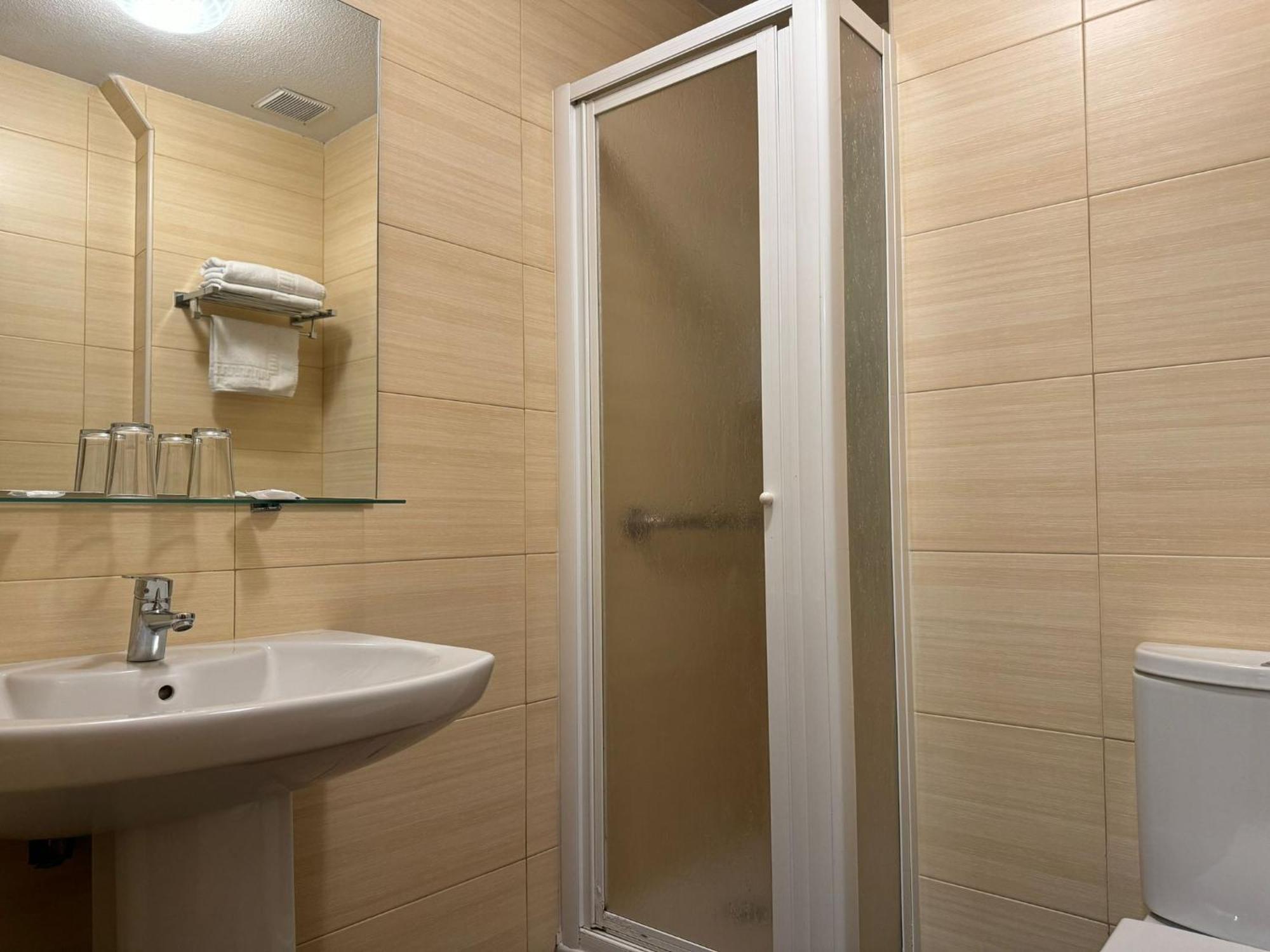 Aribel Longinos Guest house 2*