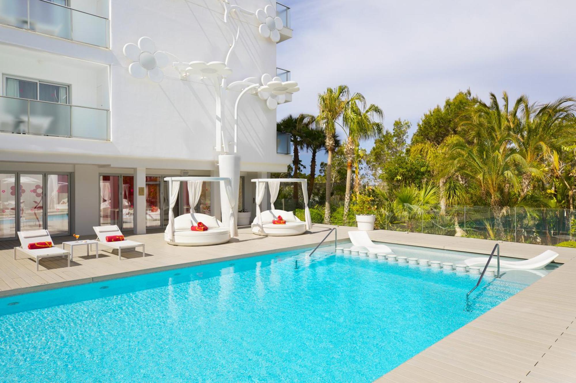 Five Flowers & Formentera 5* Es Pujols