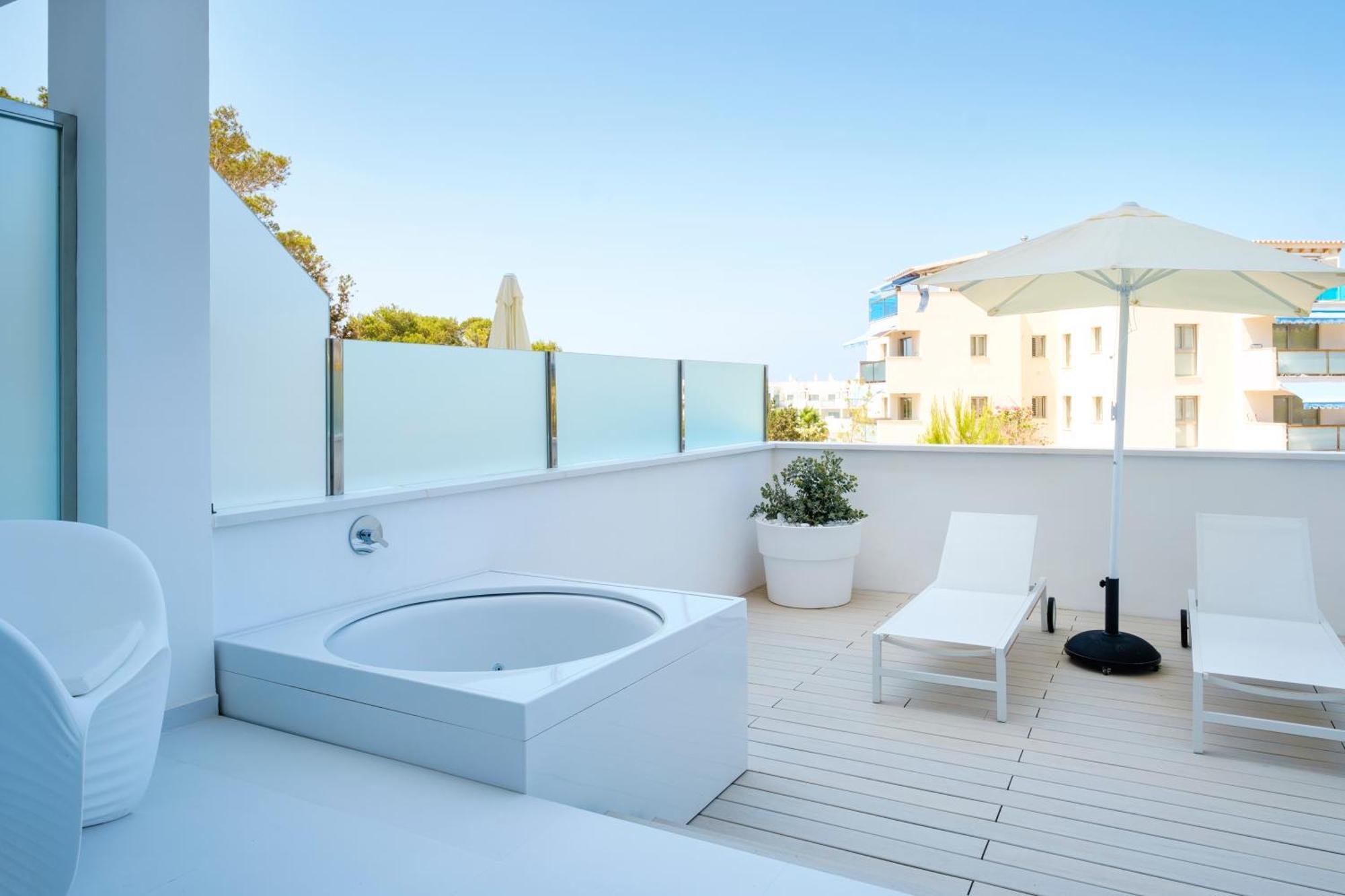 Five Flowers & Formentera Hotel
