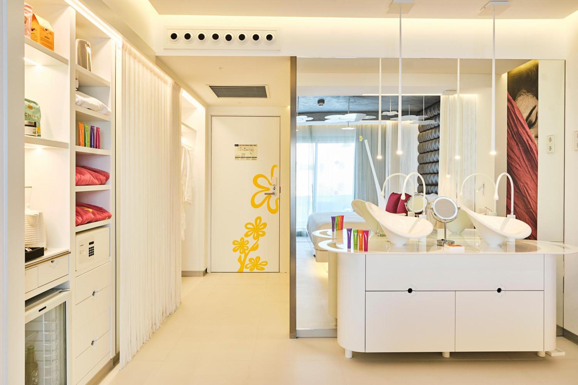 Five Flowers & Formentera Hotel 5*