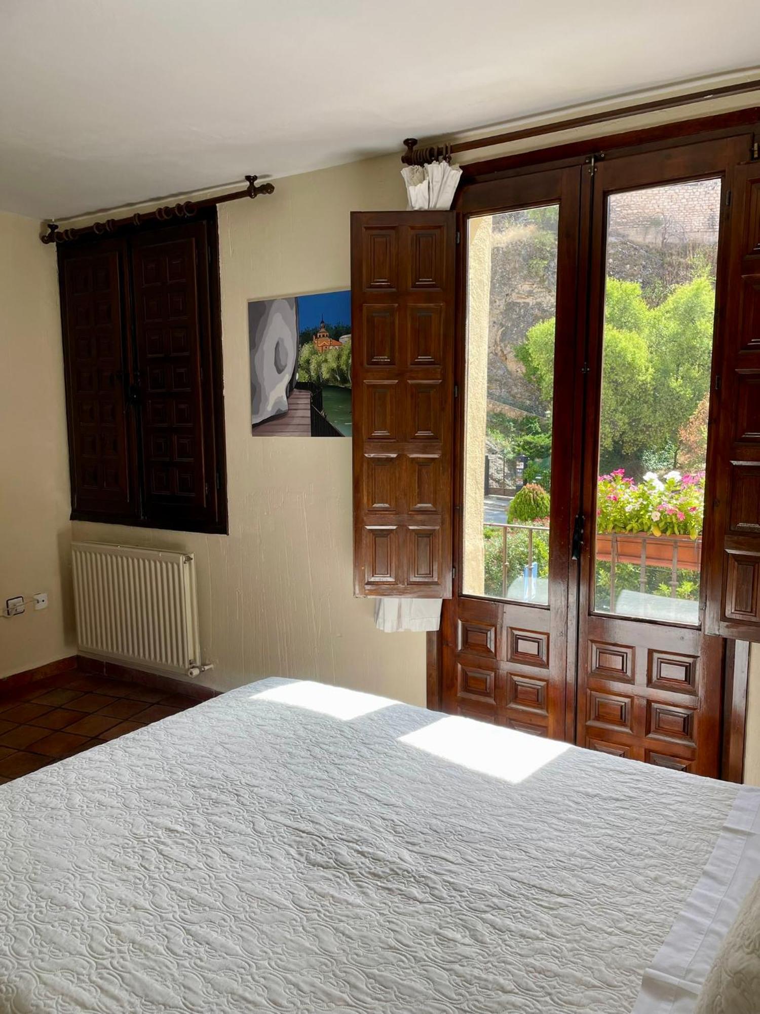 Huecar Guest house 2*
