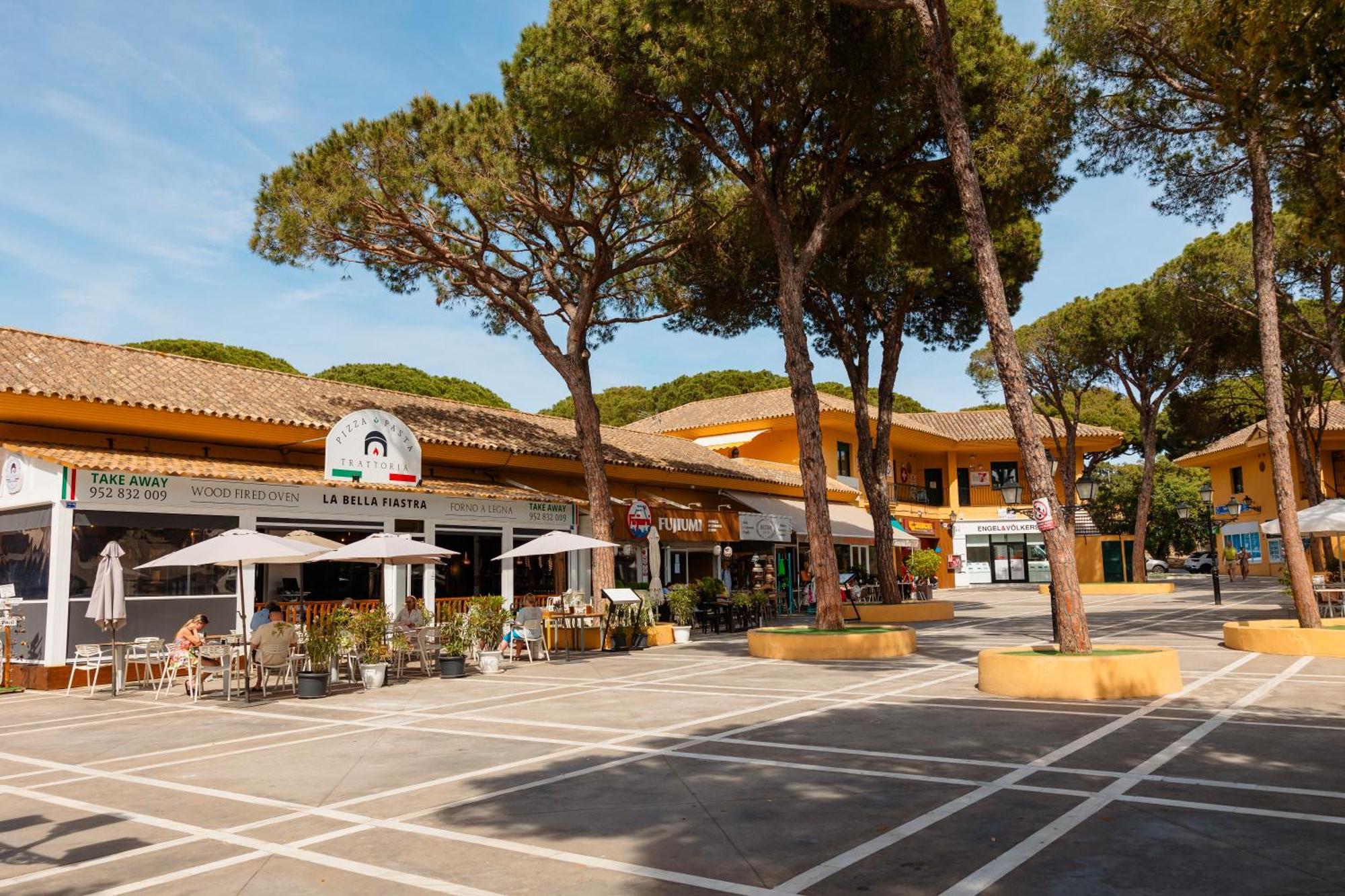 With Direct Beach Access, In Hacienda Playa, Elviria * Marbella