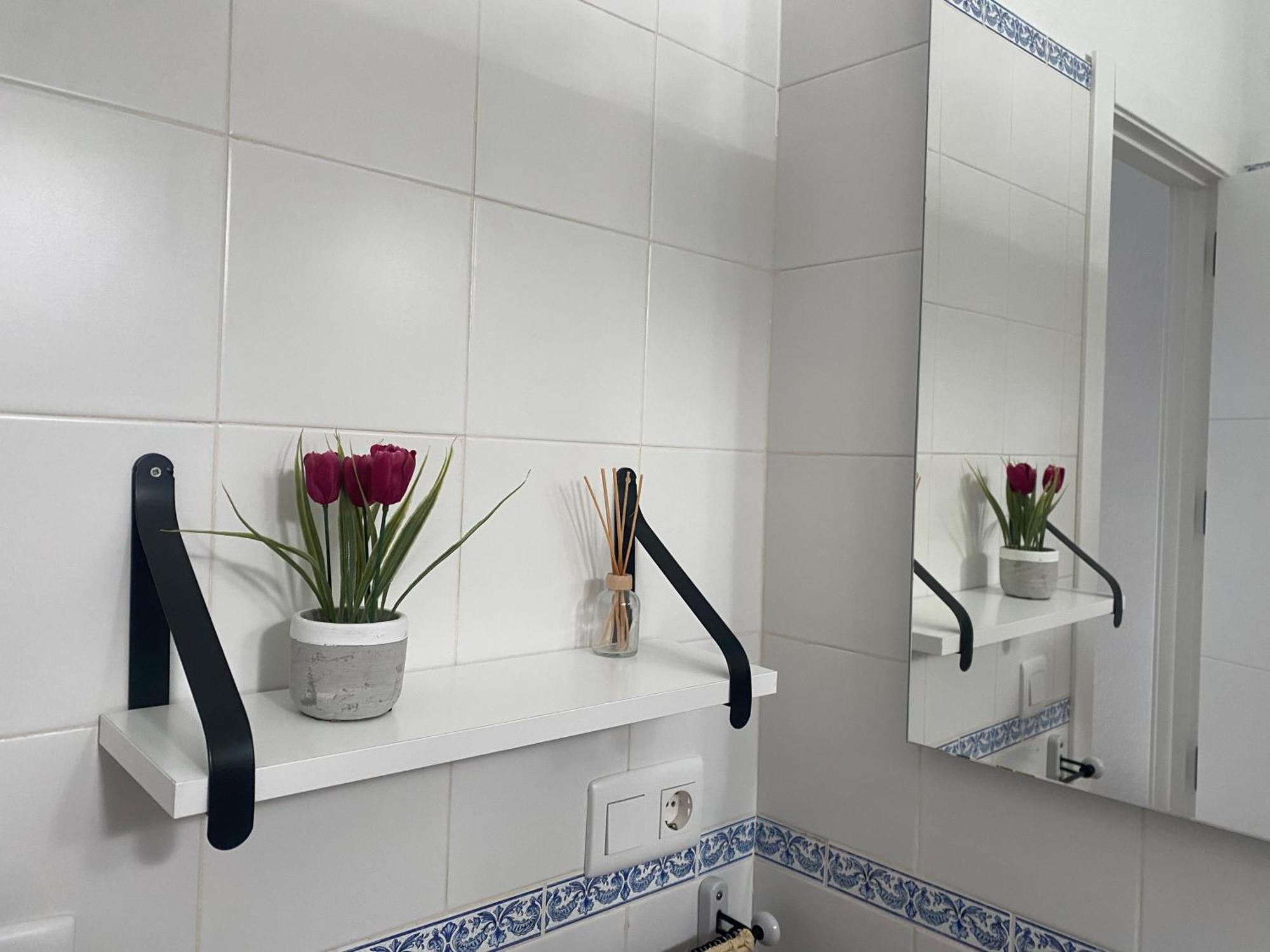 Apartamento Vivienda A Pie De Calle En Agua Amarga A 250 Metros De La Playa *