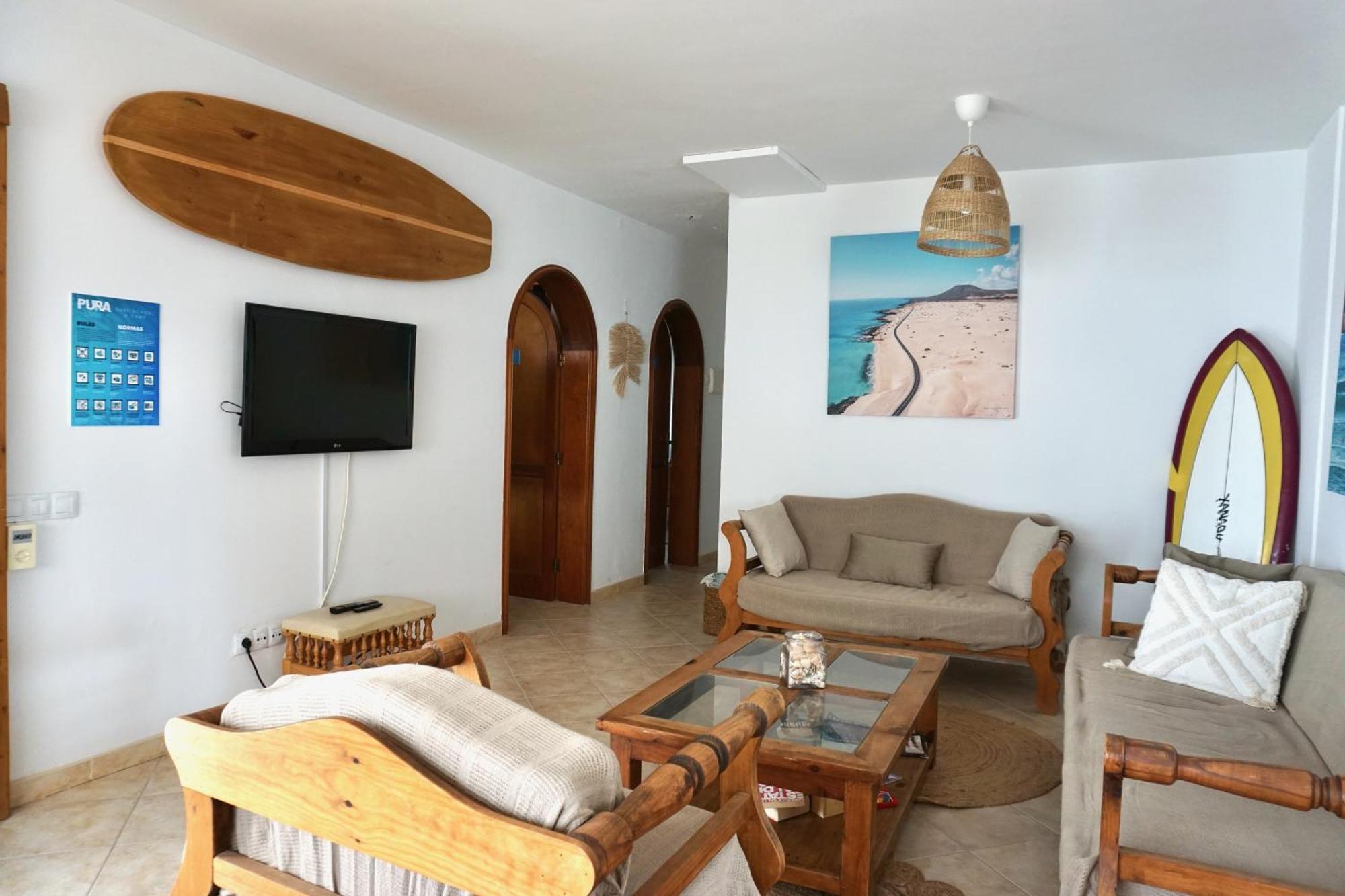 Pura Vida Surf Camp & School Hostel