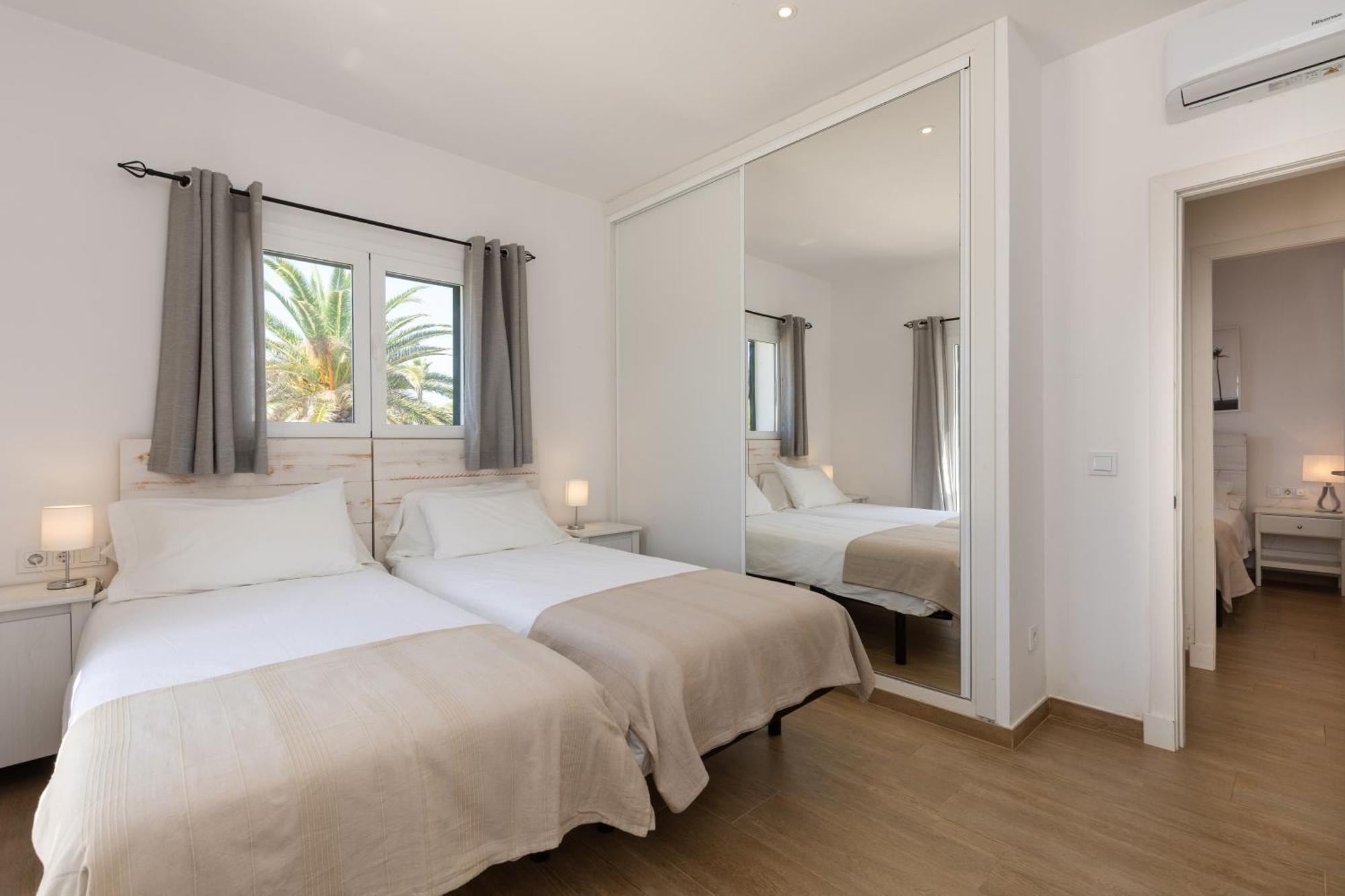 Villa Maravilla With Heatable Pool Rooftopbar With Sea Views And Range Rover *