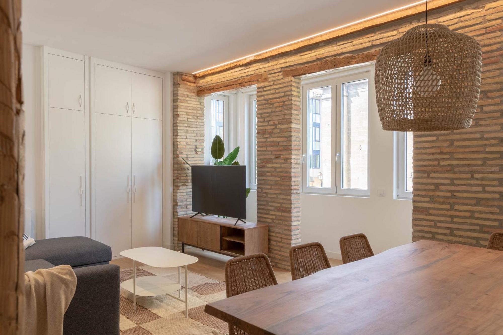 Daniela's Lovely Aire Y Wifi By * Logrono