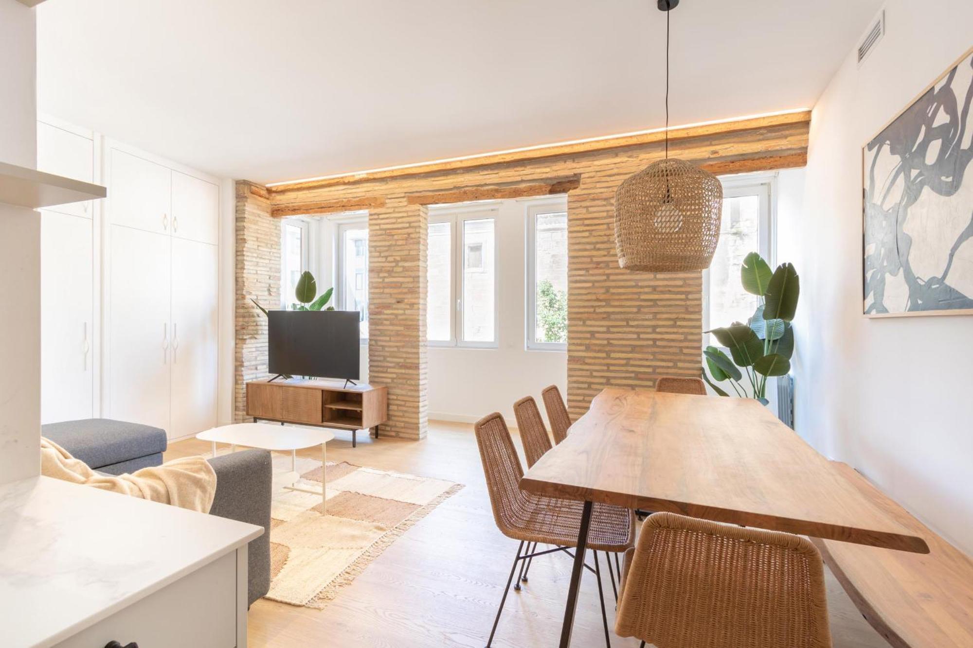 Daniela's Lovely Aire Y Wifi By * Logrono