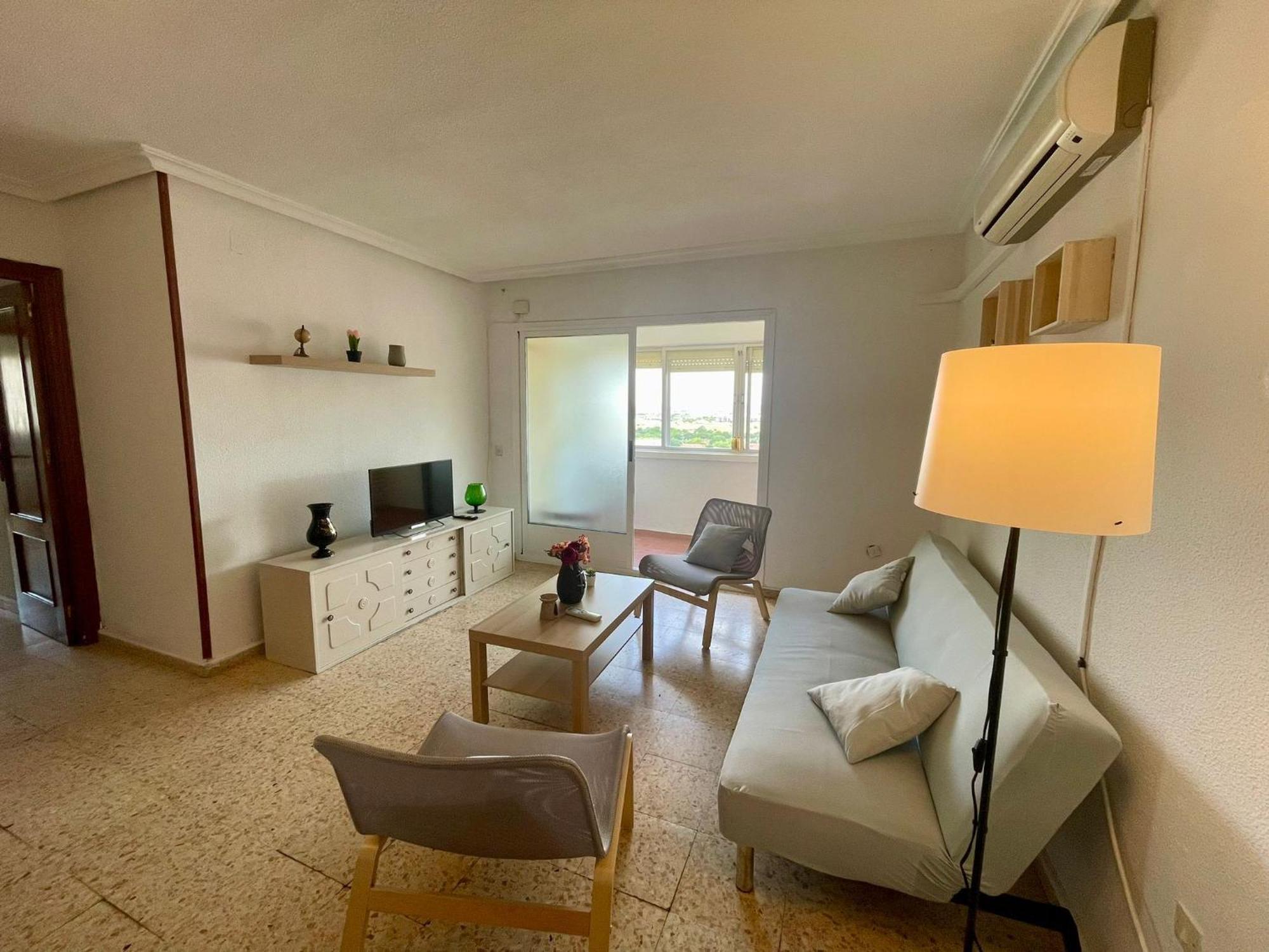 Espacioso Piso En Apartamento