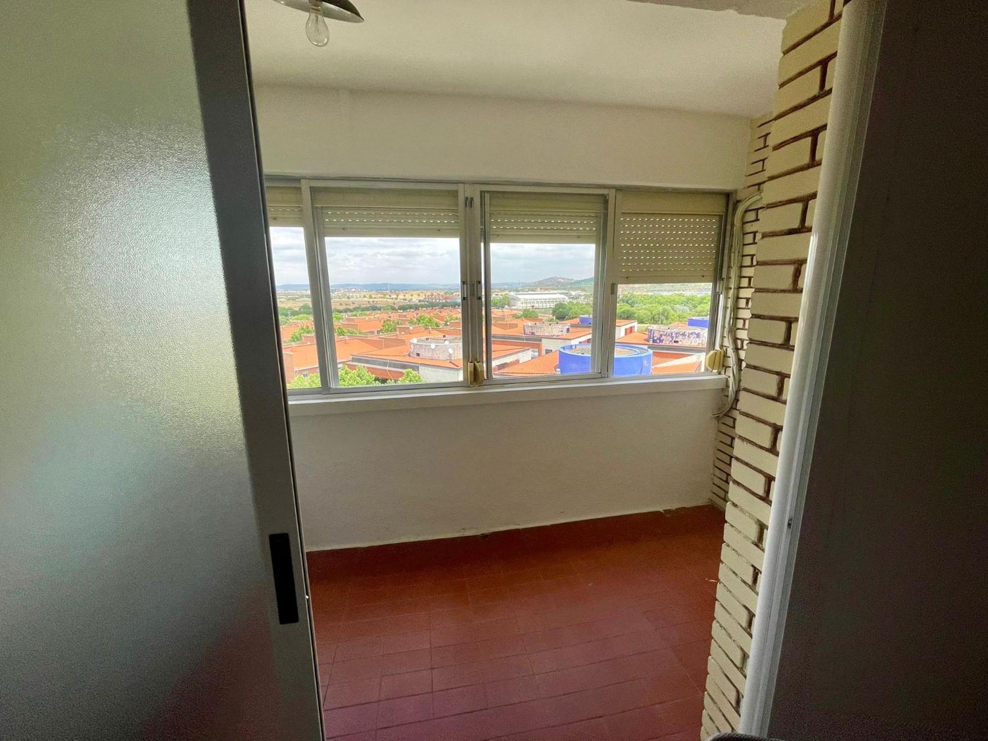 Espacioso Piso En Apartamento *
