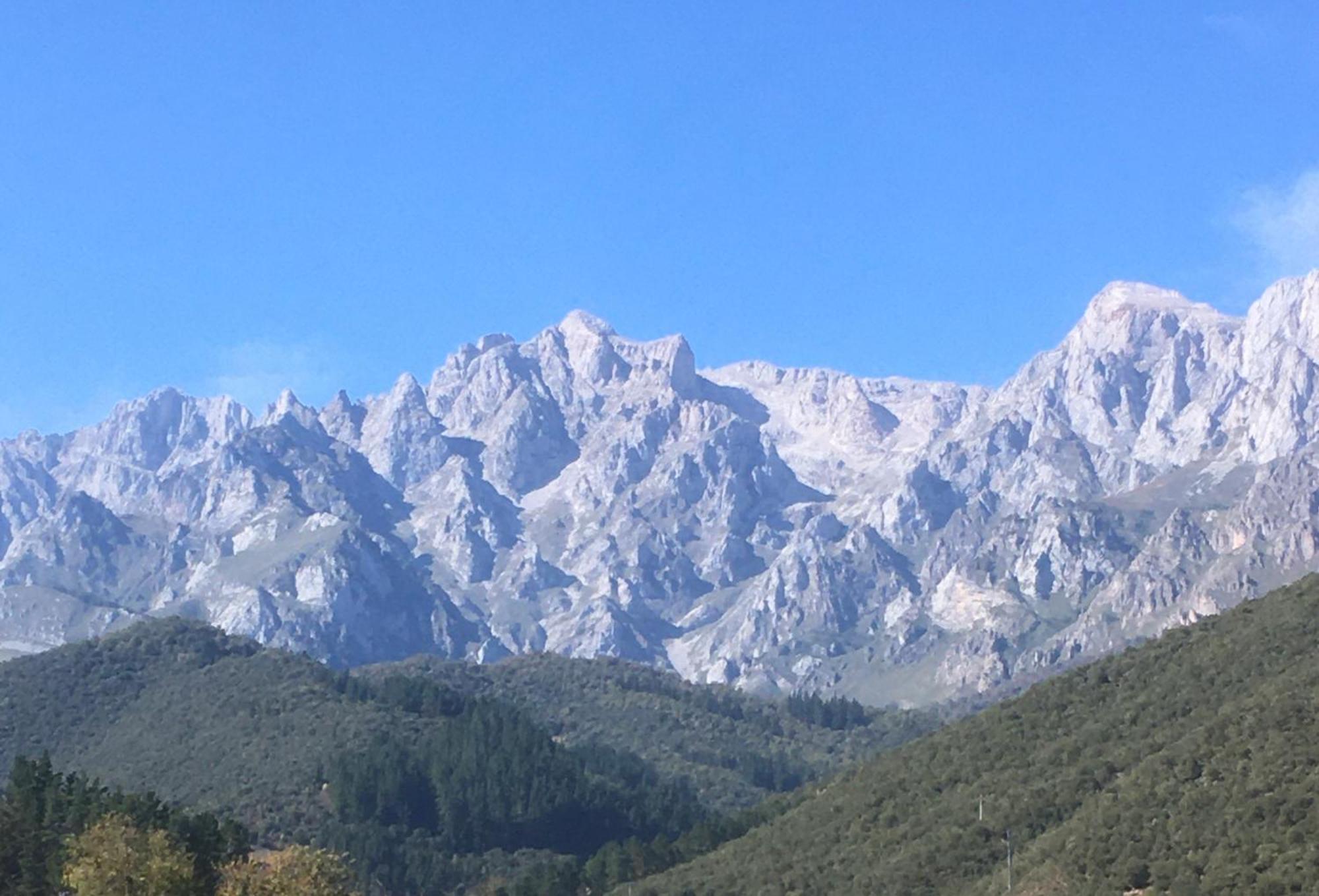 En Potes Con Vistas A Picos De Europa * Mieses