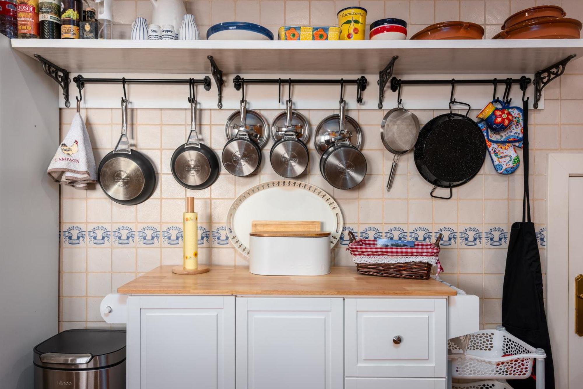 Stylish 3 Bed House 2 Bathrooms, With Patio, Roof Terrace And Communal Pool 5 Minutes Away From The Beautiful Spanish White Village Of Pueblo And Only 20 Mins From The Sea * Casares