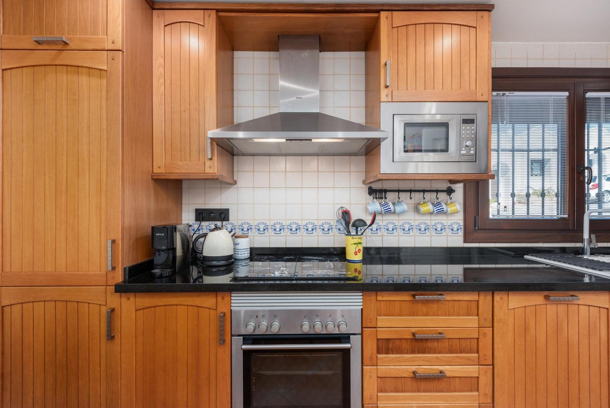 Stylish 3 Bed House 2 Bathrooms, With Patio, Roof Terrace And Communal Pool 5 Minutes Away From The Beautiful Spanish White Village Of Pueblo And Only 20 Mins From The Sea Casares