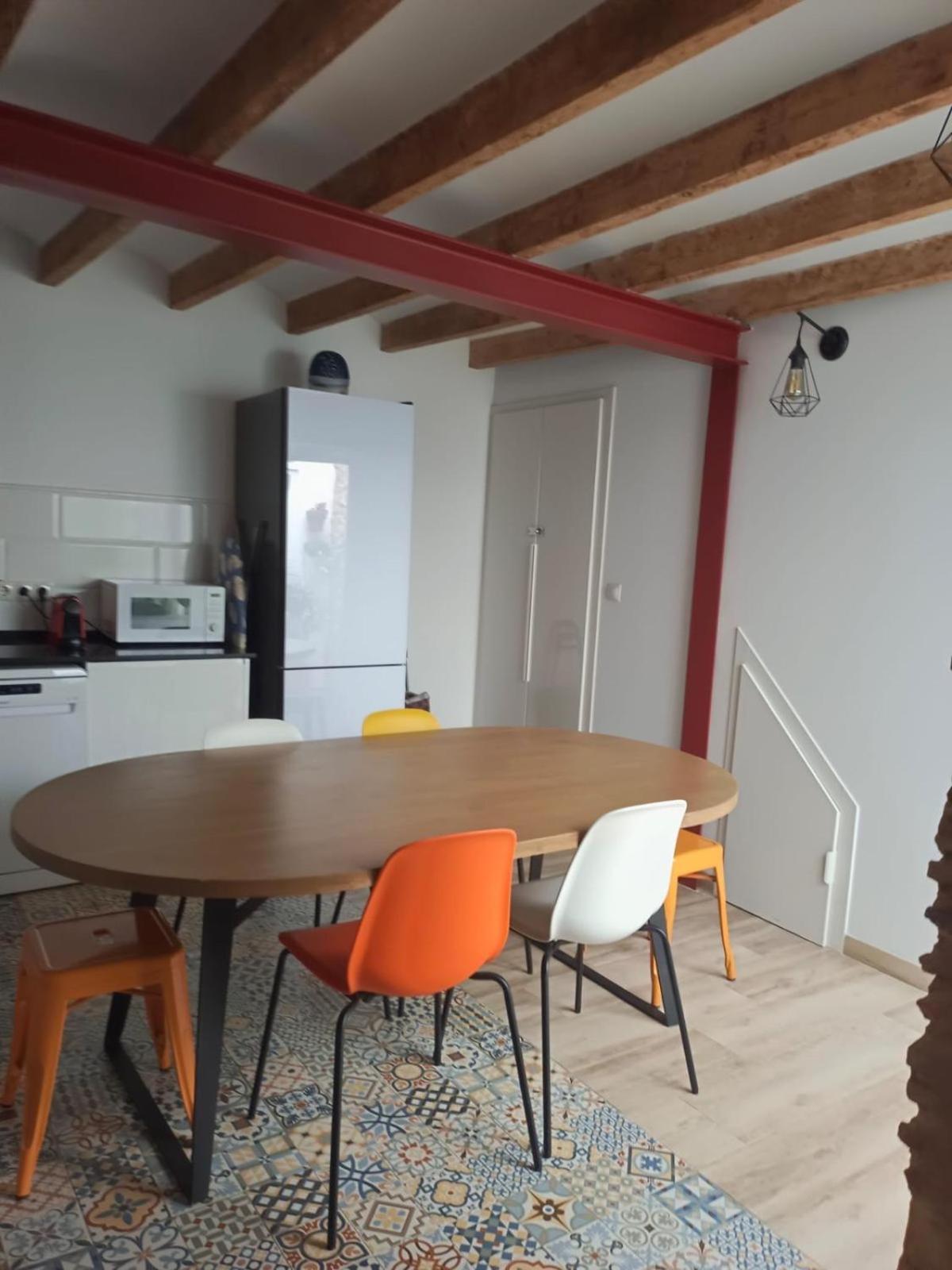 Maison Traditionnelle- 190 M Carre- Jusqu A 8 Pers- Place Ideale Centre