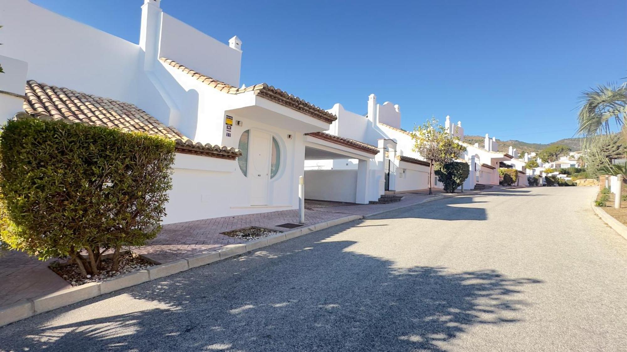 Villa Maringa - Family Friendly, Private Pool, Bbq, Amazing Views *