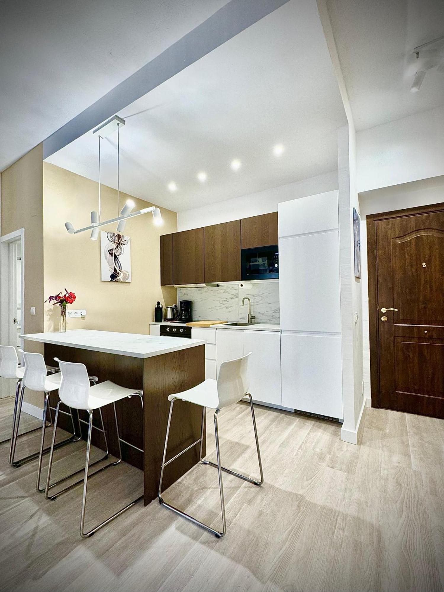 120, Mansion Alhamar