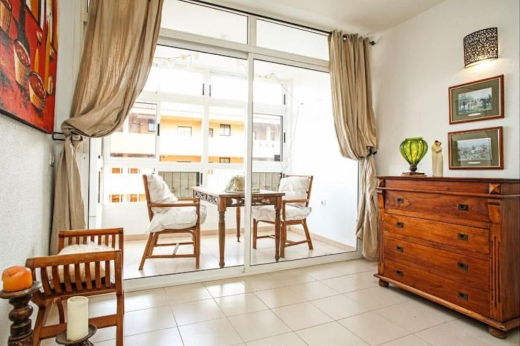 Apartment Cozy Near The Sea With Private Parking
