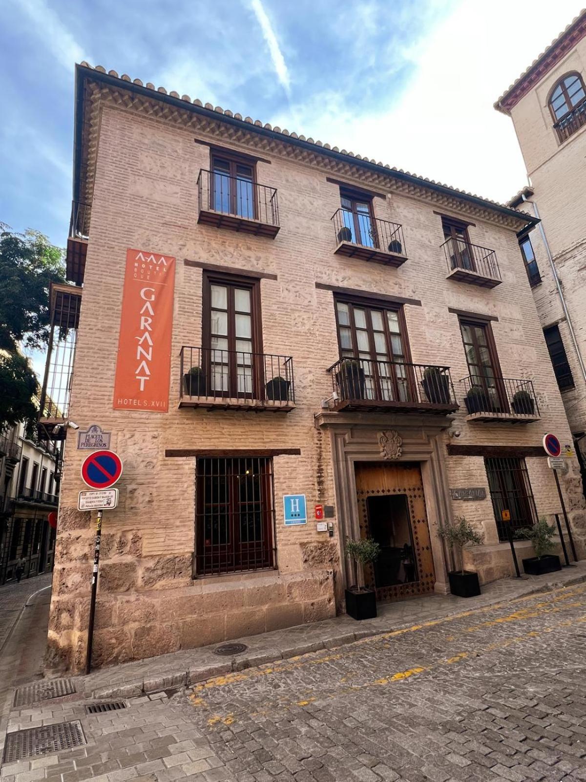 Gar Anat Boutique
