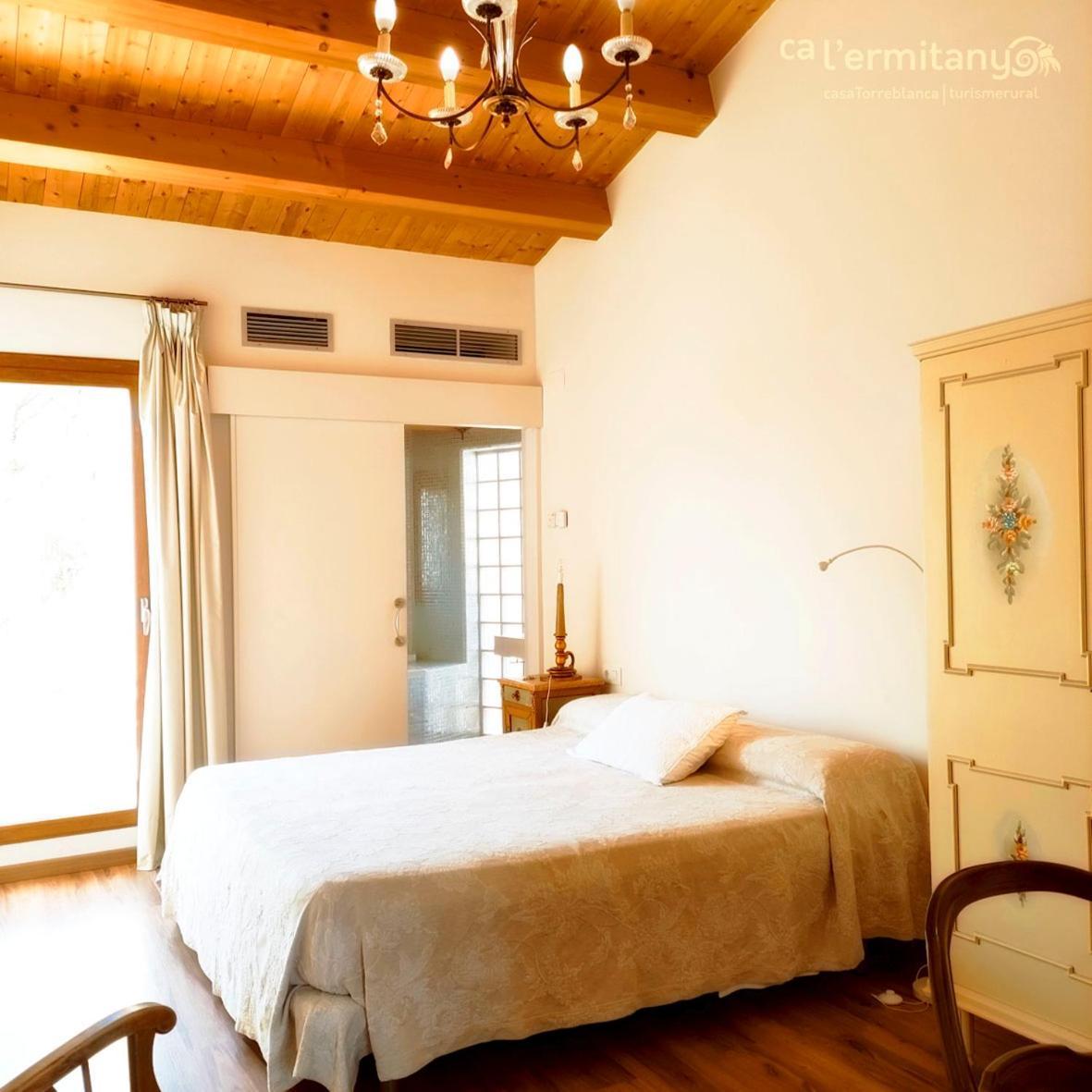 Ca L' Ermitanyo- Casa Torre Blanca *